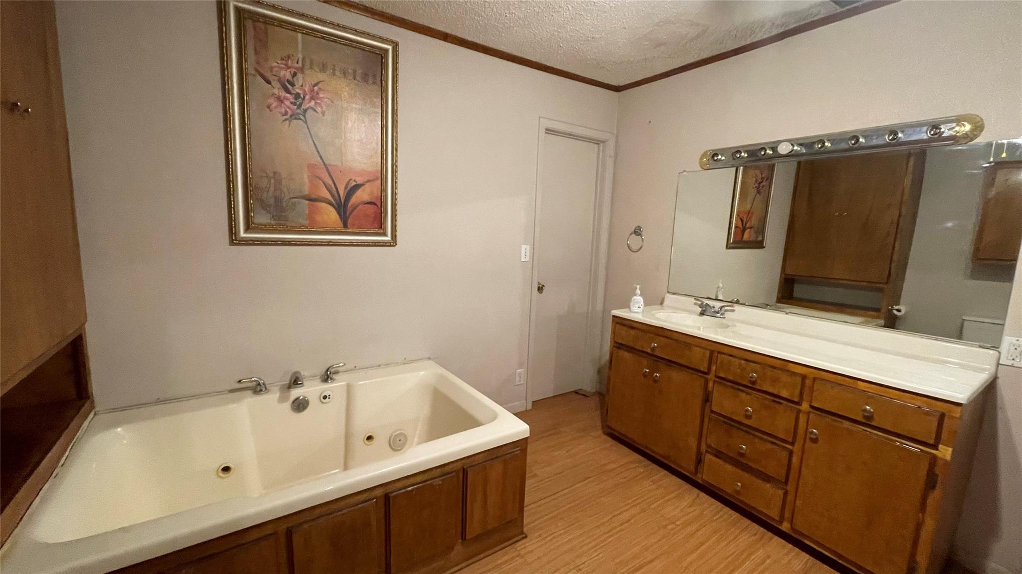 909 Fannin St, Nocona, TX 76255