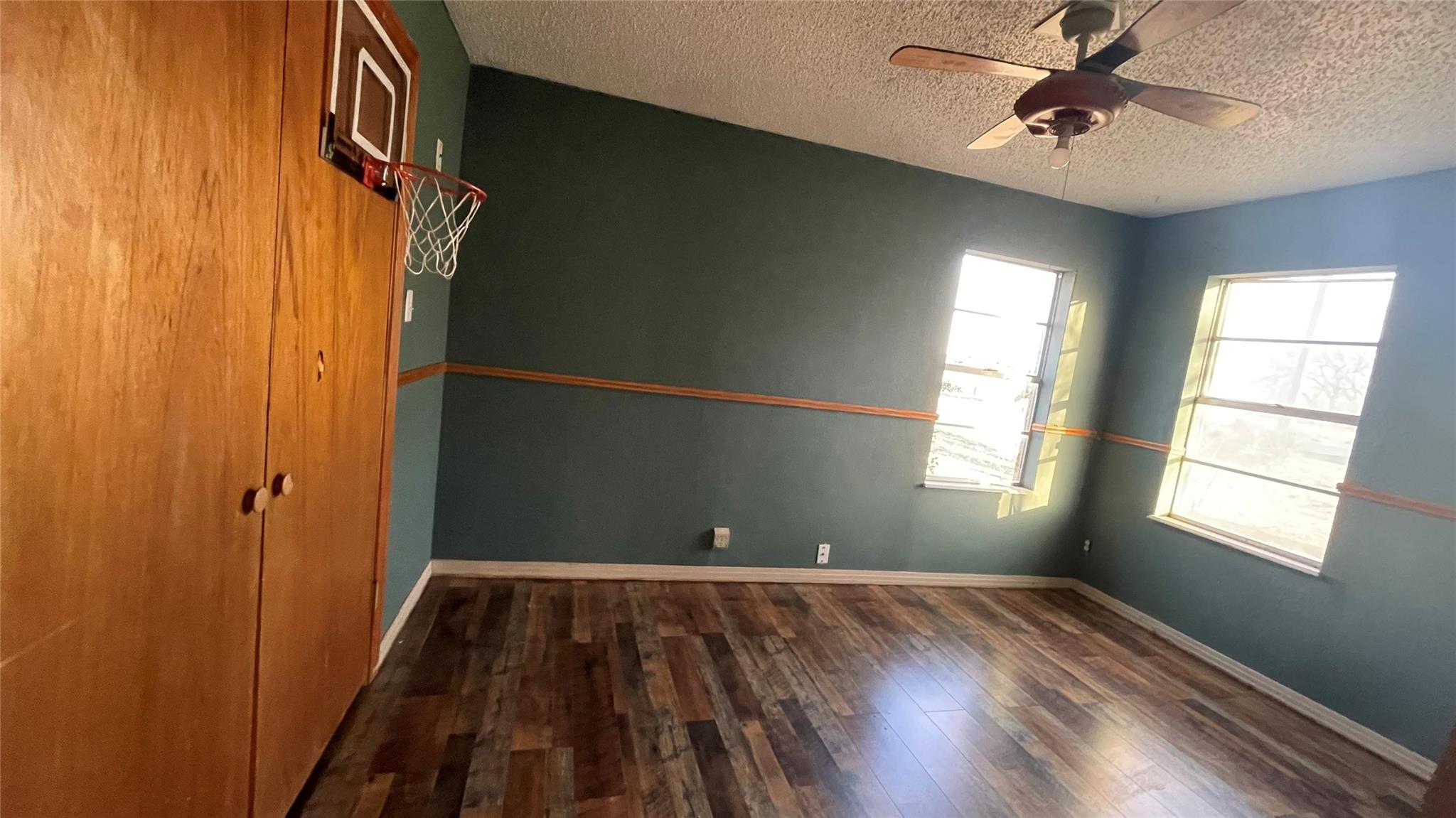 909 Fannin St, Nocona, TX 76255