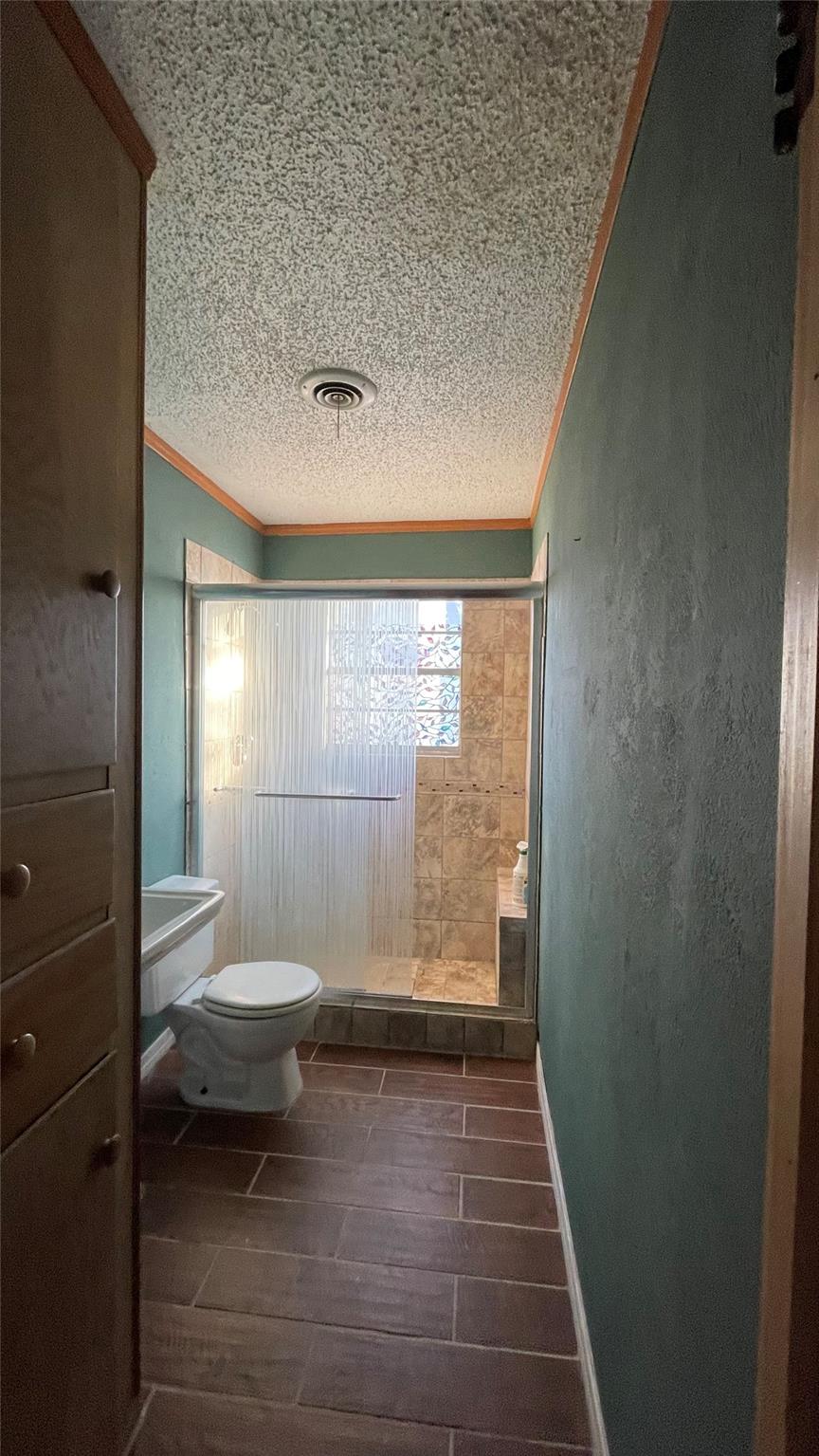 909 Fannin St, Nocona, TX 76255