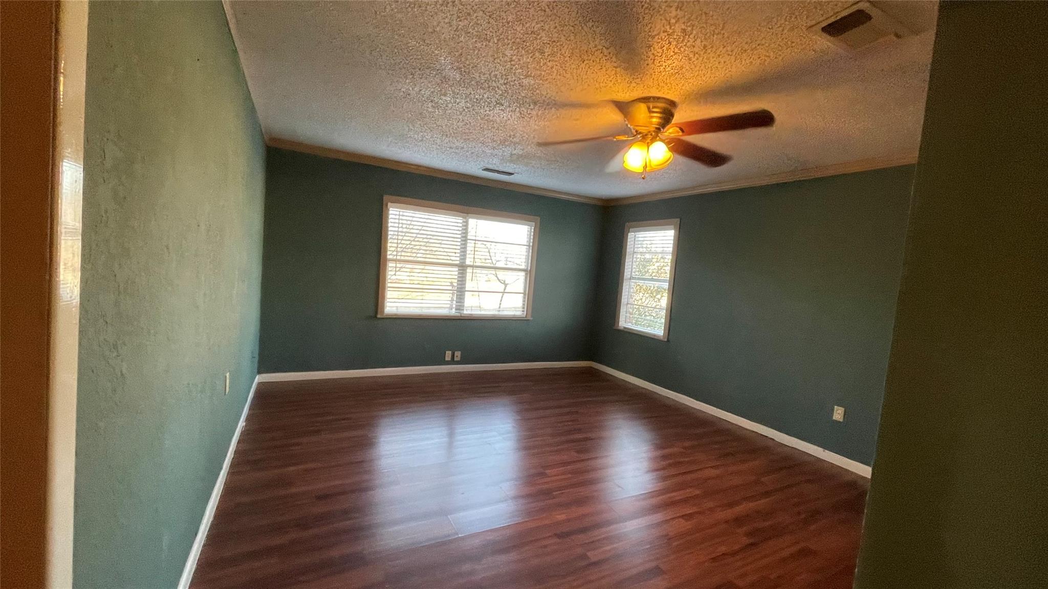 909 Fannin St, Nocona, TX 76255