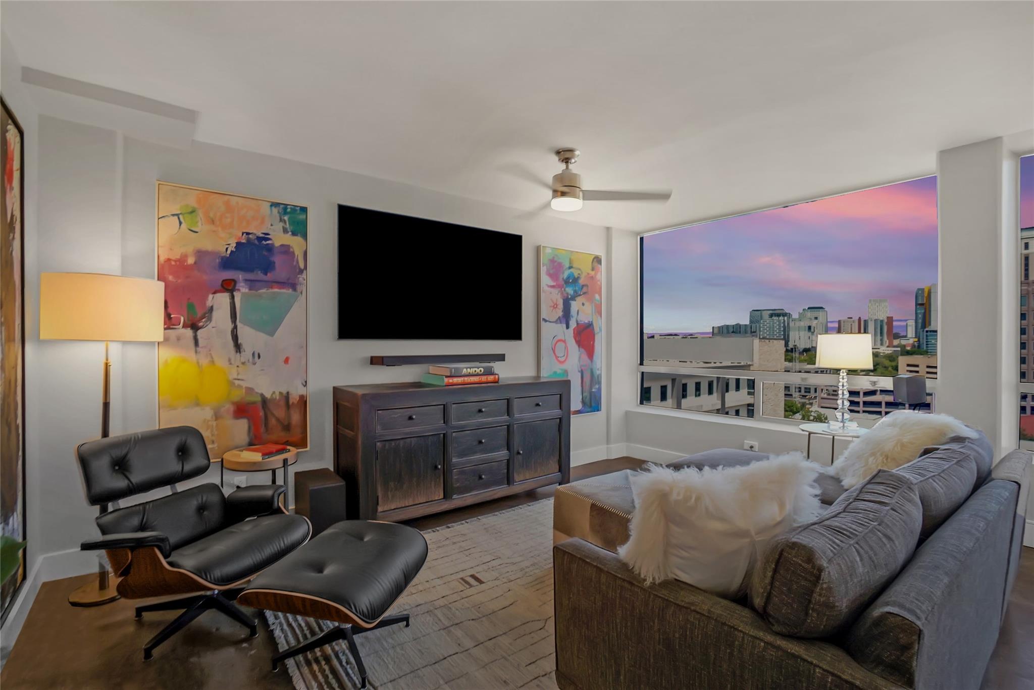 1212 Guadalupe St # 1004, Austin, TX 78701