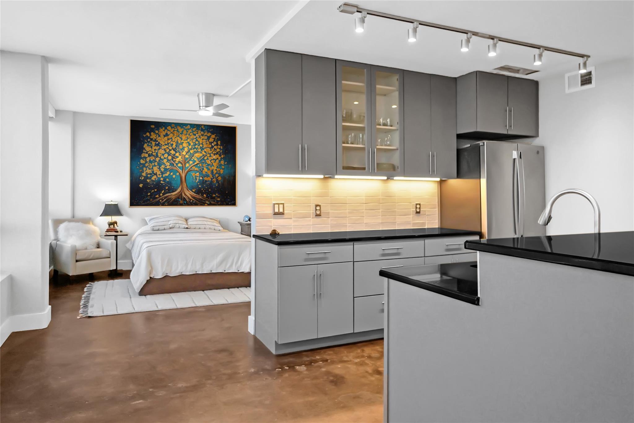 1212 Guadalupe St # 1004, Austin, TX 78701