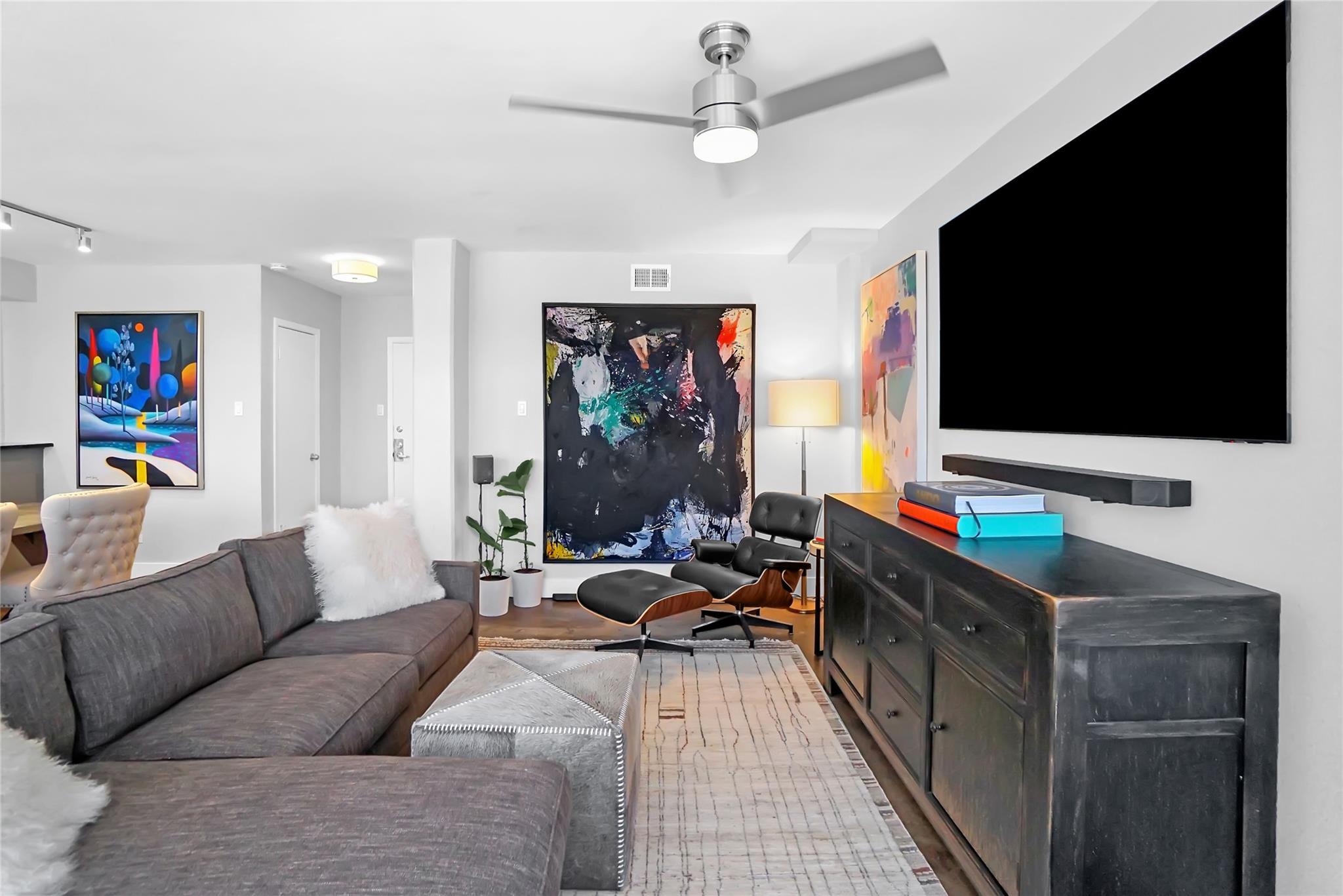 1212 Guadalupe St # 1004, Austin, TX 78701