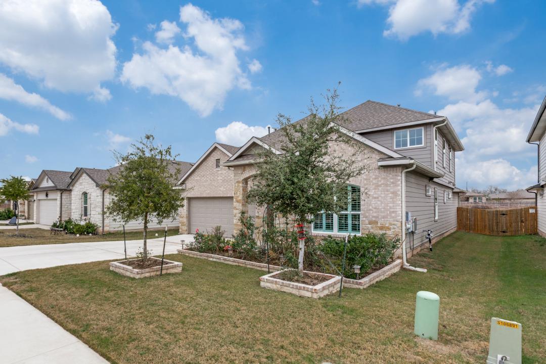 111 Rainmaker Cv, Bastrop, TX 78602