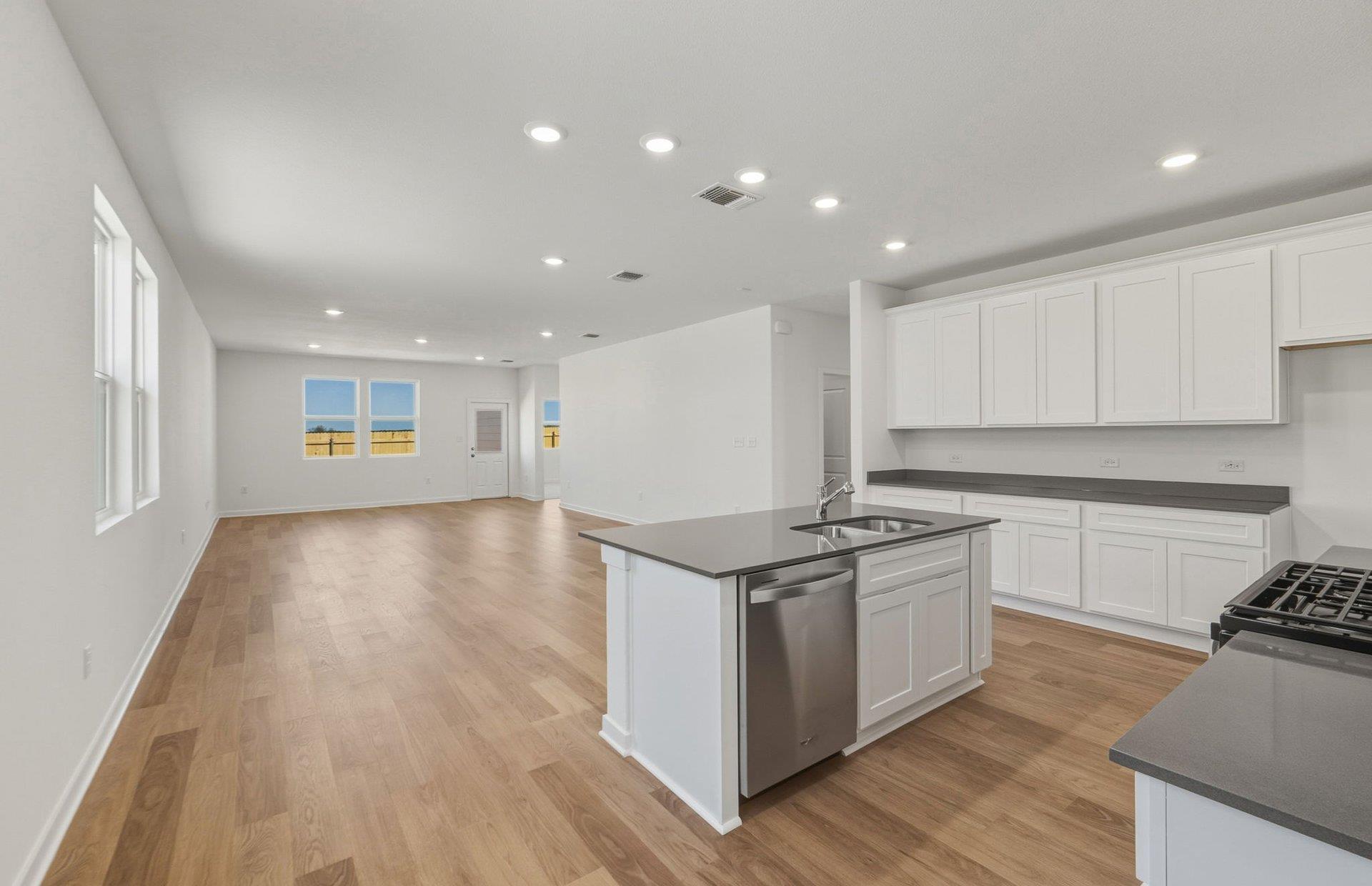 104 Eagle Valley Dr, Elgin, TX 78621