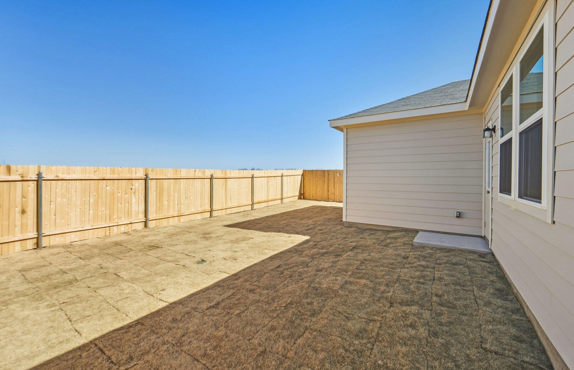 104 Eagle Valley Dr, Elgin, TX 78621