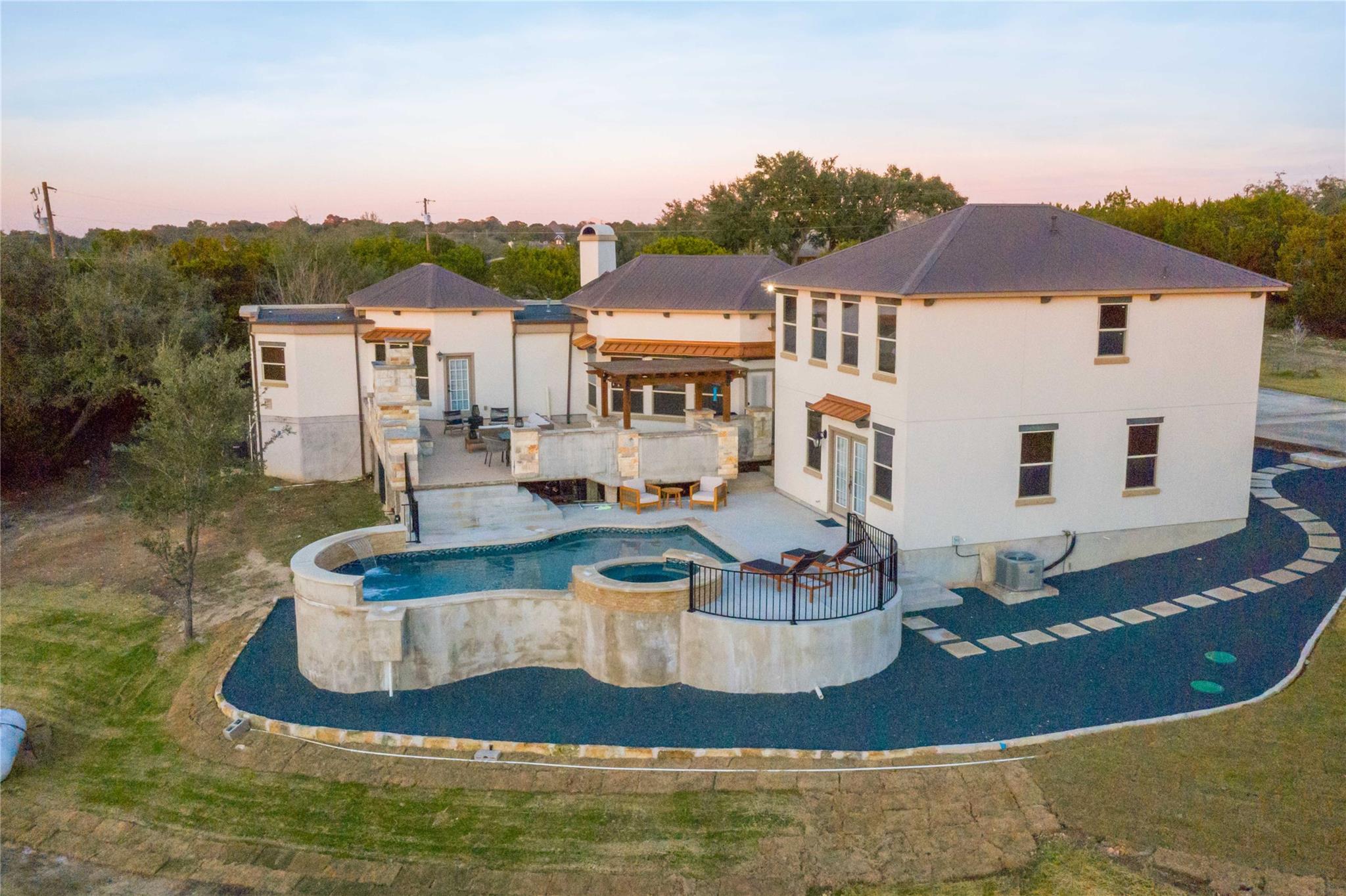 11209 Southwest Oaks Dr, Austin, TX 78737