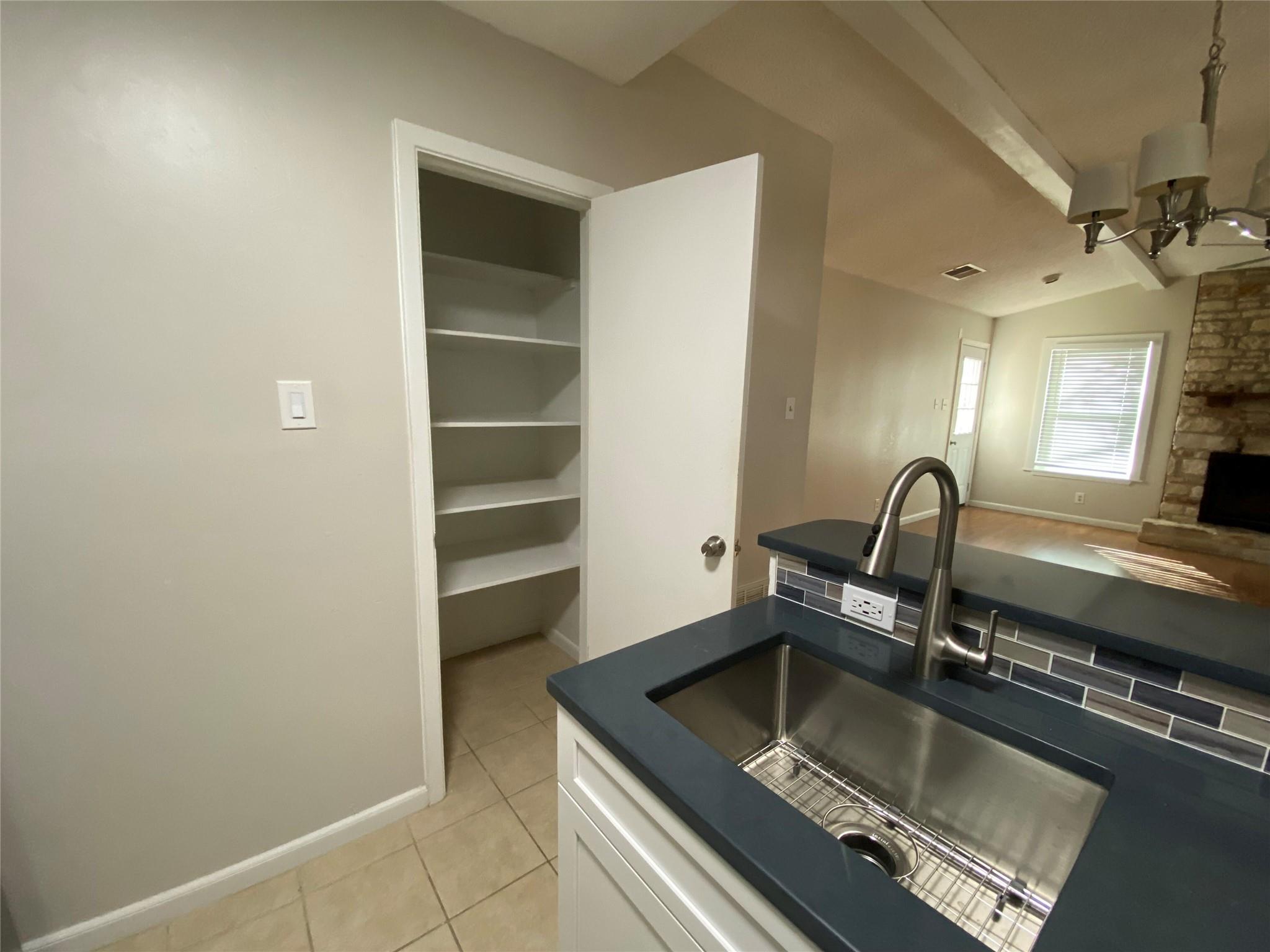 11303B Ptarmigan Cv # B, Austin, TX 78758