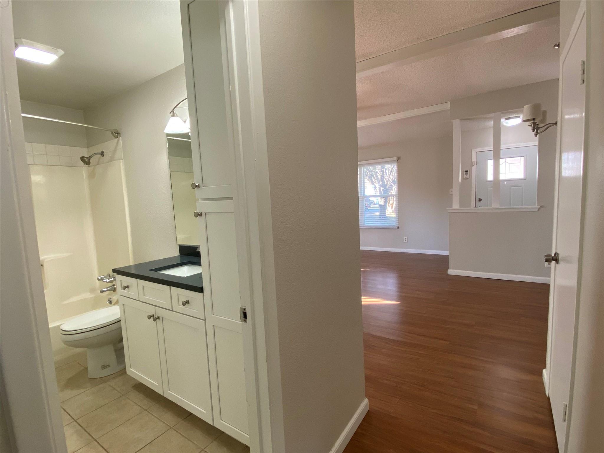 11303B Ptarmigan Cv # B, Austin, TX 78758