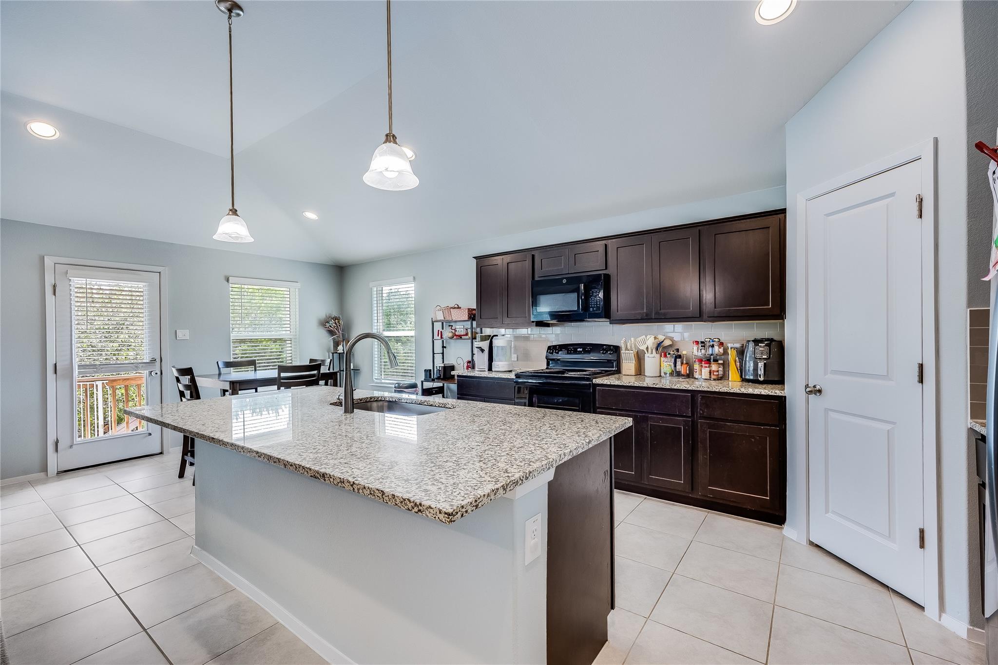 21302 Santa Rosa Ave, Lago Vista, TX 78645