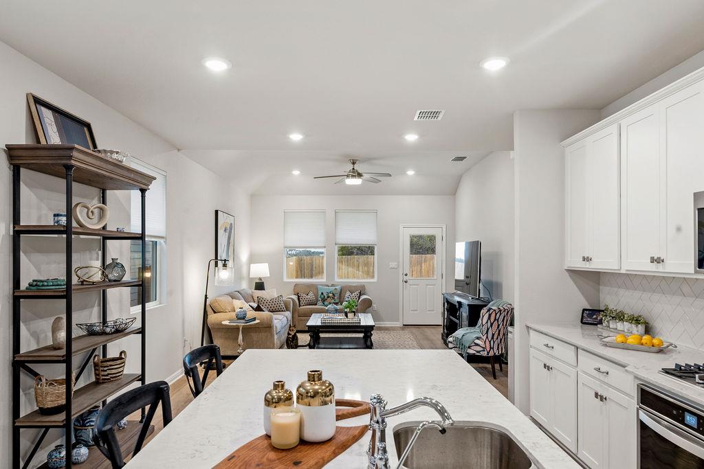 2417 Roosevelt Rd, Leander, TX 78641