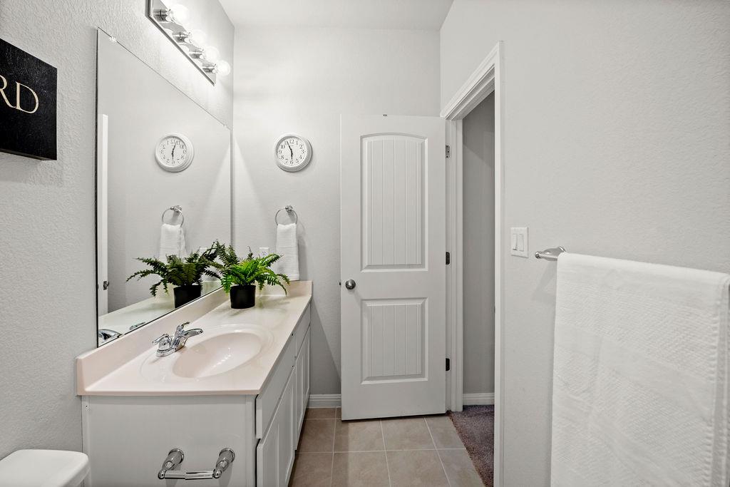 2417 Roosevelt Rd, Leander, TX 78641