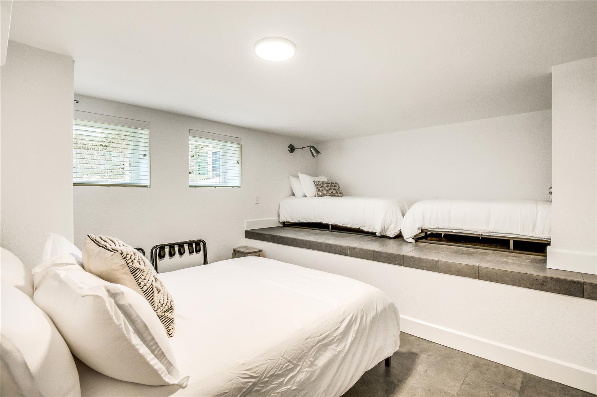 707 Highland Ave, Austin, TX 78703