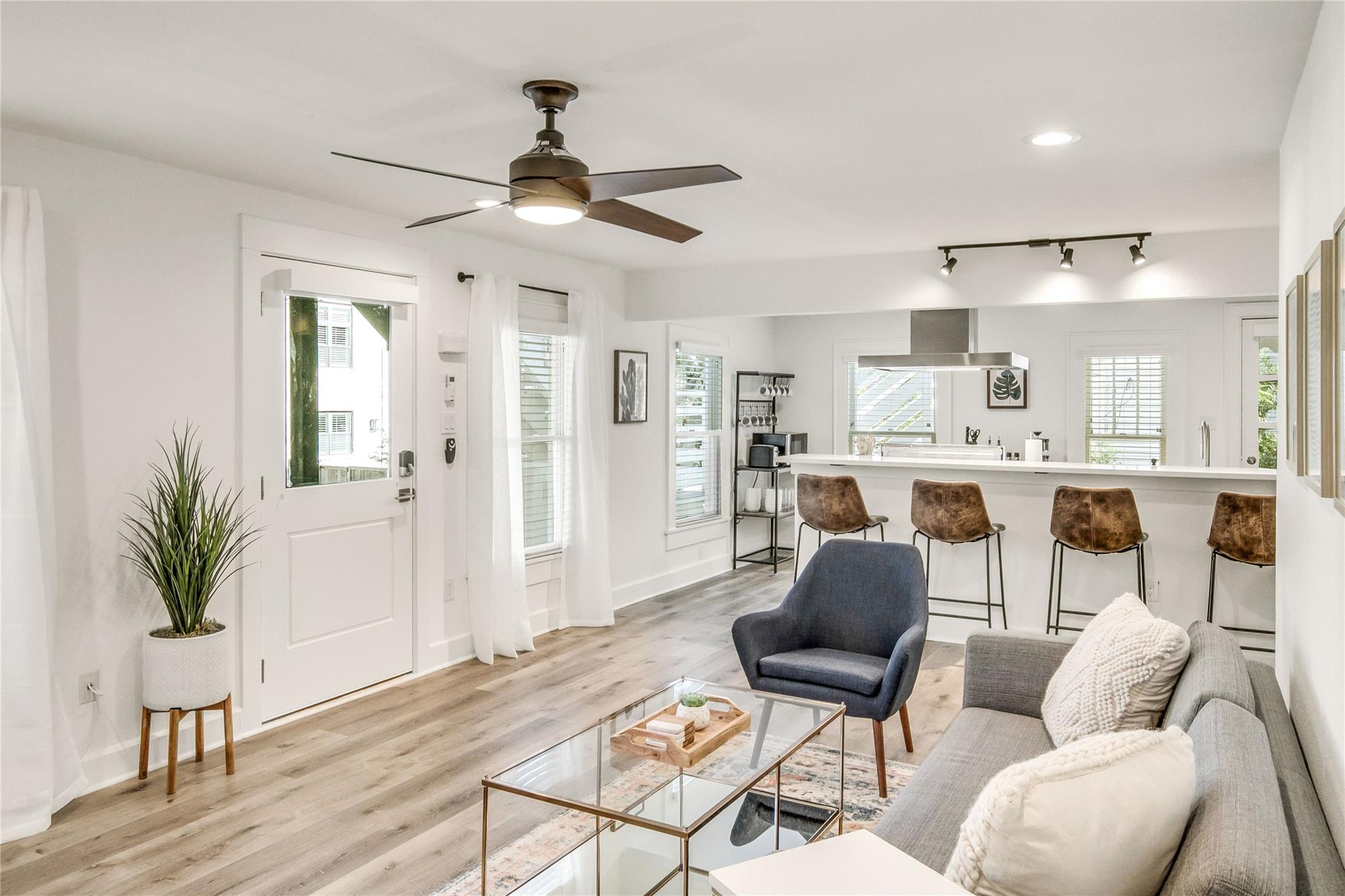 707 Highland Ave, Austin, TX 78703