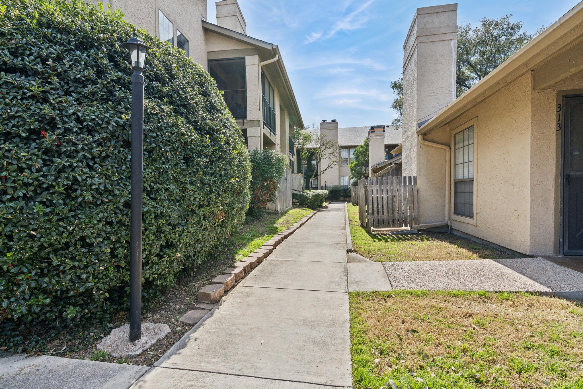 1202 Thorpe Ln # 406D, San Marcos, TX 78666