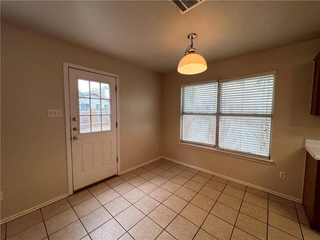 1033 Christopher Ave # B, Round Rock, TX 78681