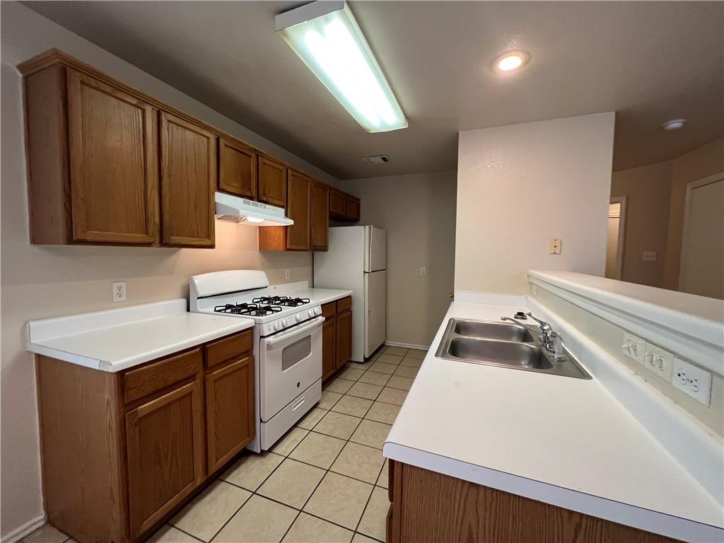 1033 Christopher Ave # B, Round Rock, TX 78681