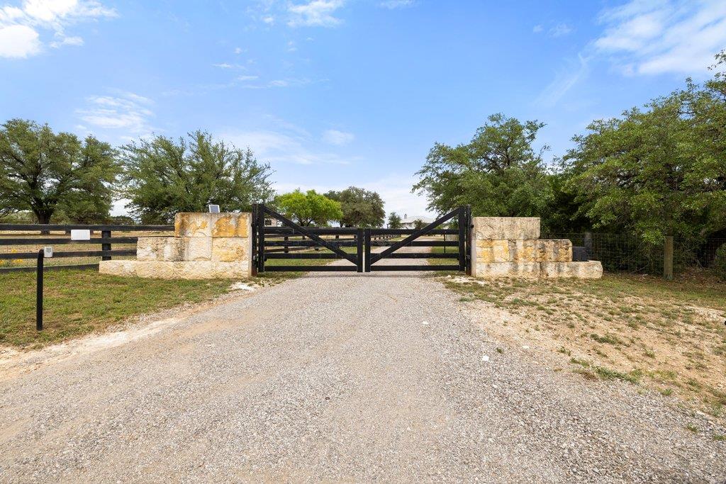 3830 Outback Trl, Spicewood, TX 78669