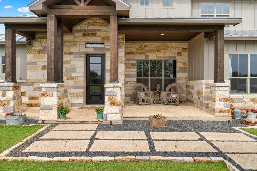 3830 Outback Trl, Spicewood, TX 78669