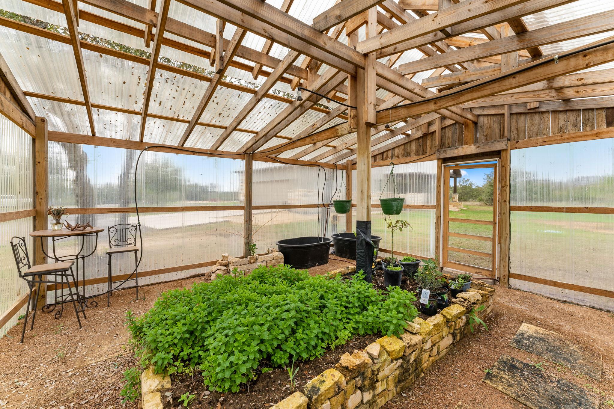 3830 Outback Trl, Spicewood, TX 78669