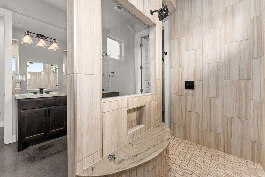 3830 Outback Trl, Spicewood, TX 78669