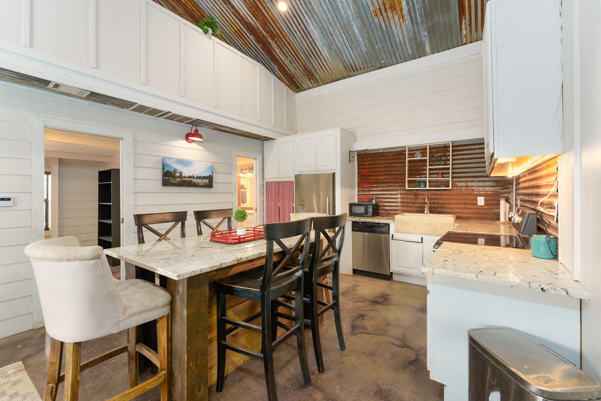 3830 Outback Trl, Spicewood, TX 78669