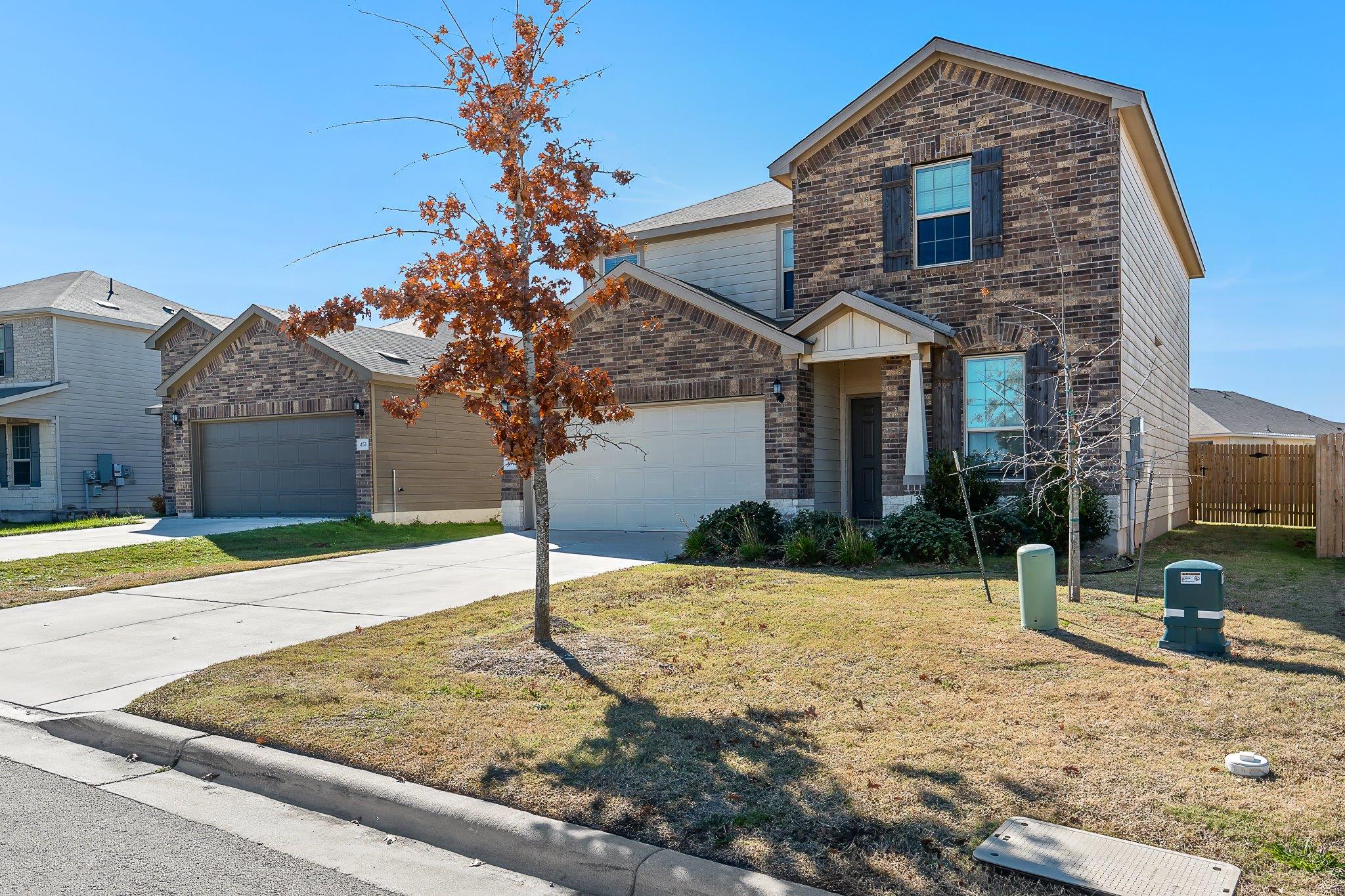 457 Bedford Falls Ln, Jarrell, TX 76537
