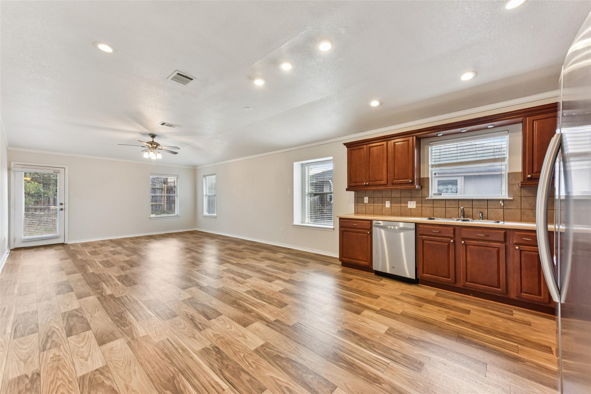 745 Covent Dr, Kyle, TX 78640