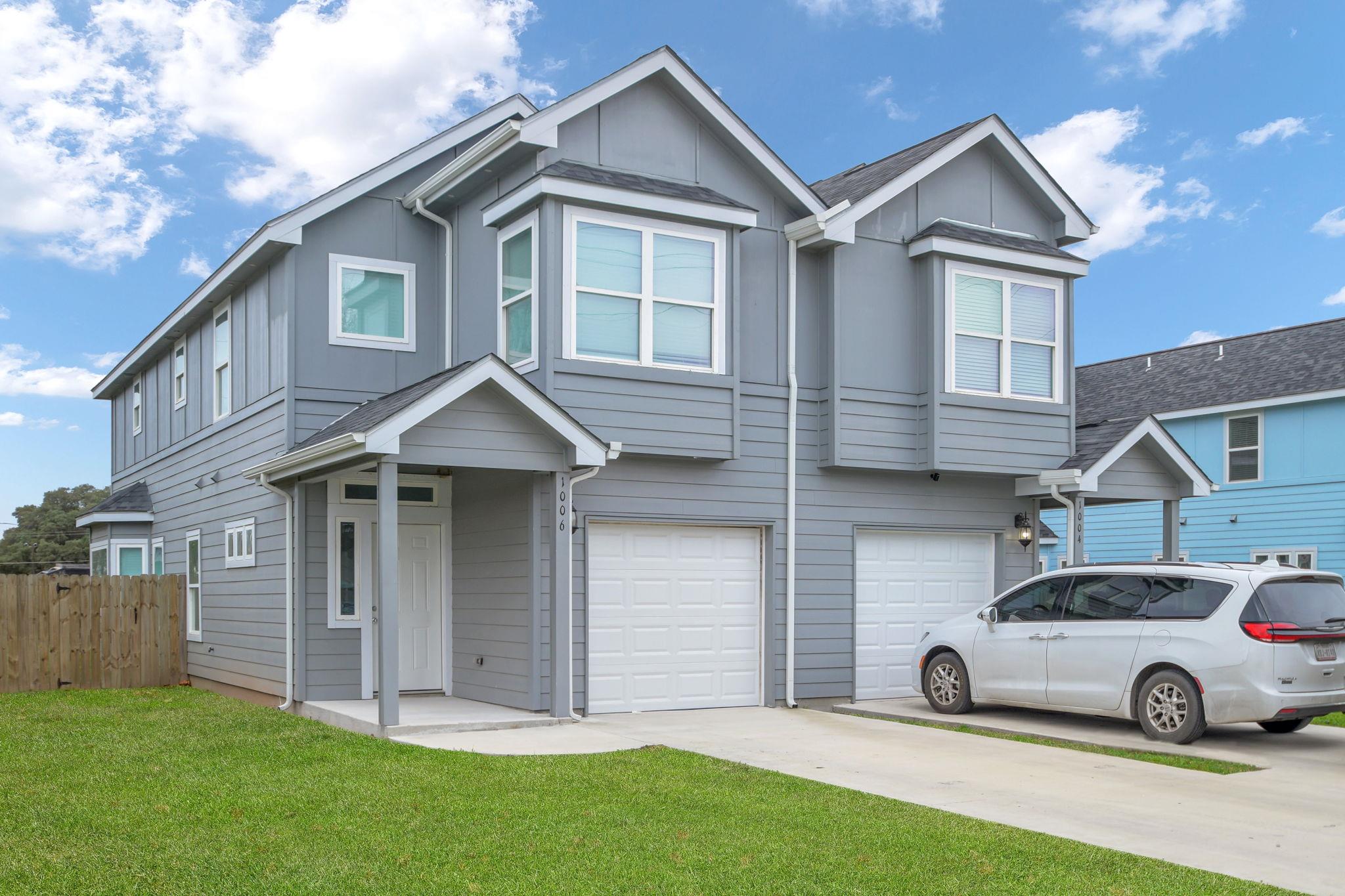 1004 E Fannin St, Luling, TX 78648