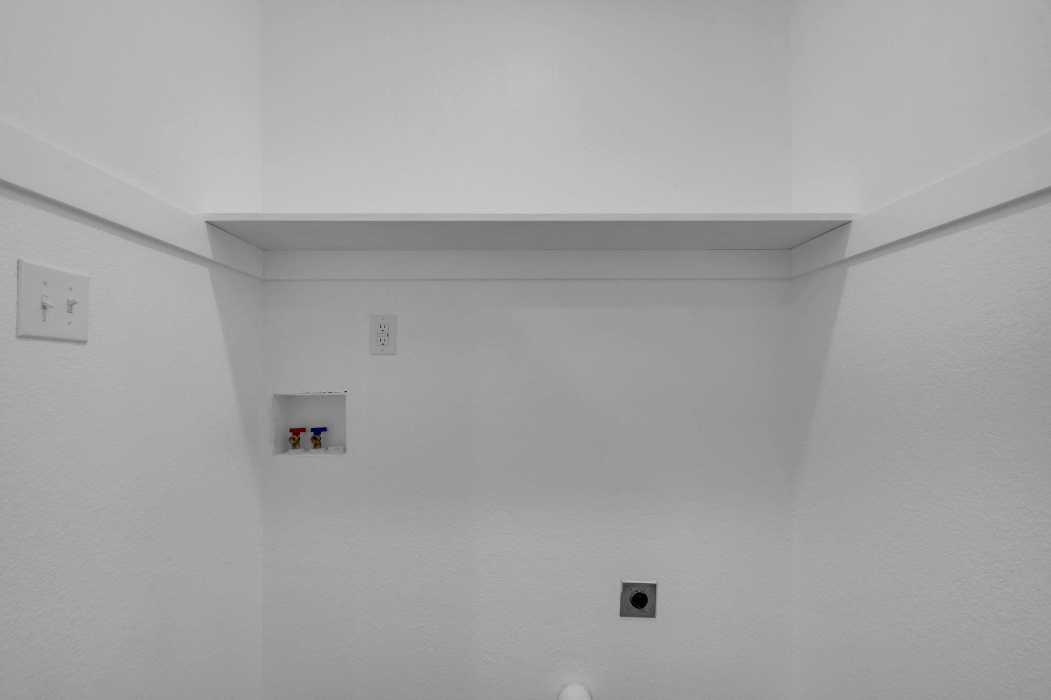 1004 E Fannin St, Luling, TX 78648