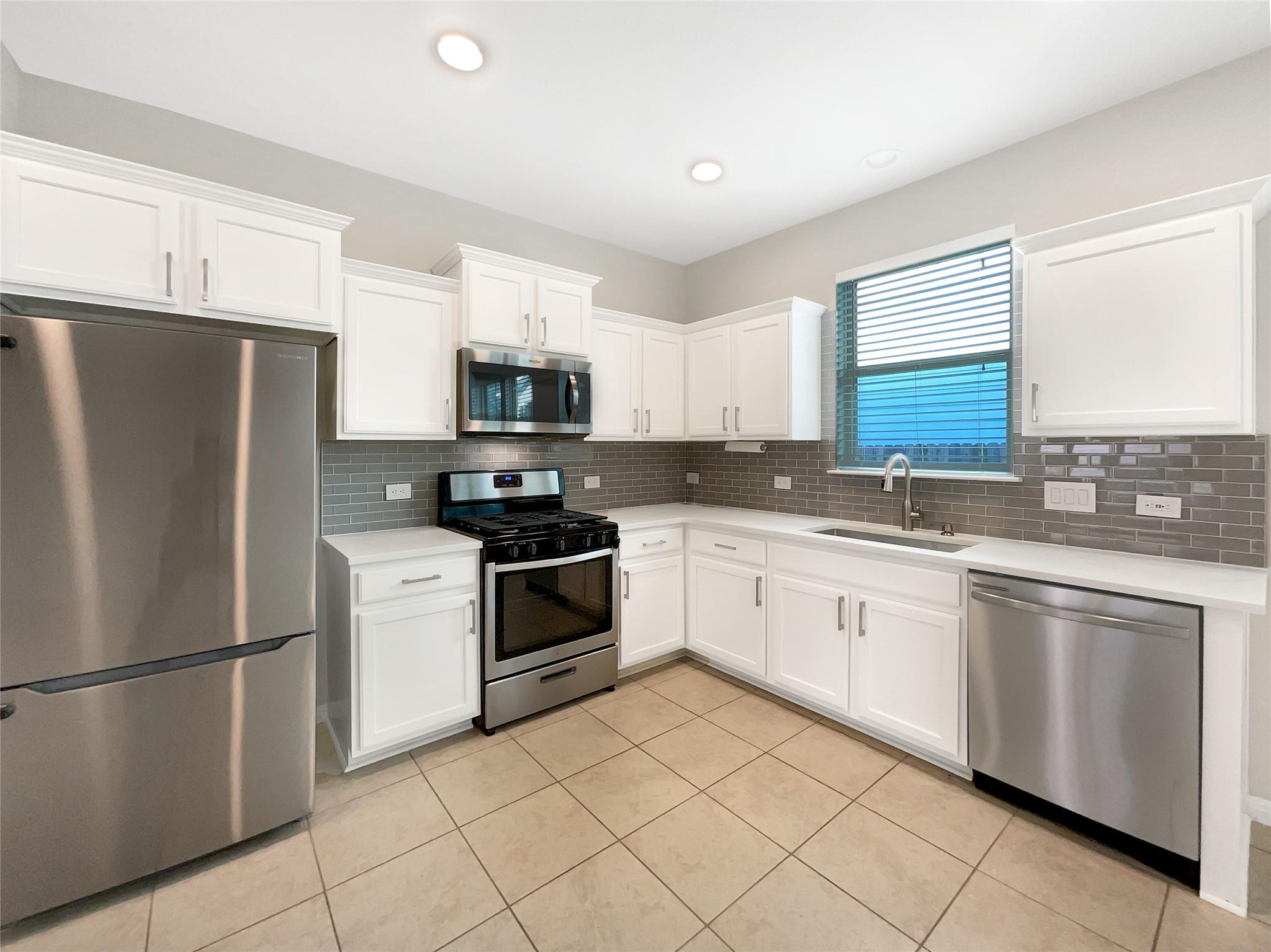 363 Eagle Brook Ln, Buda, TX 78610