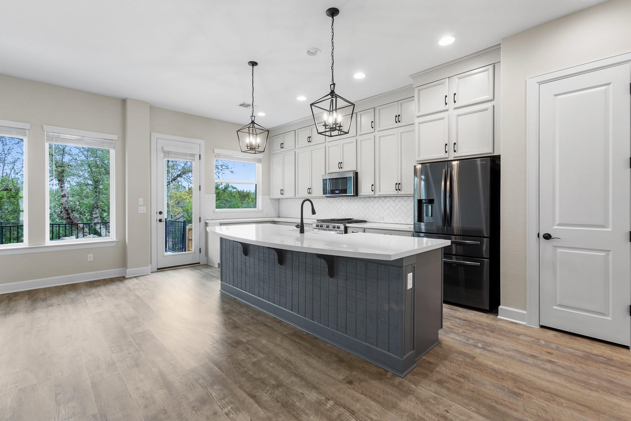 1046 Hazy Hills Loop, Dripping Springs, TX 78620