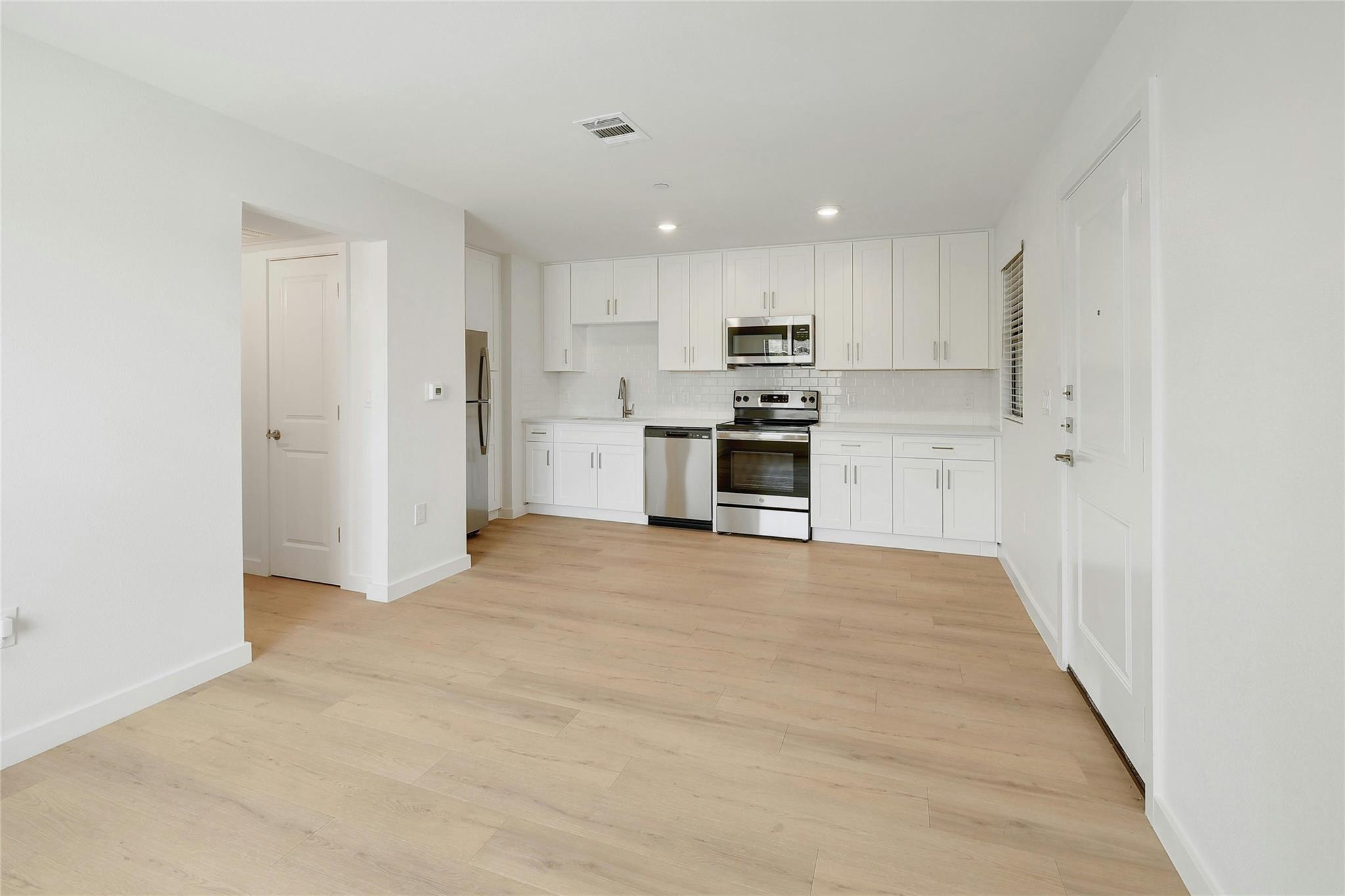 1915 E Martin Luther King Jr Blvd # 108, Austin, TX 78702