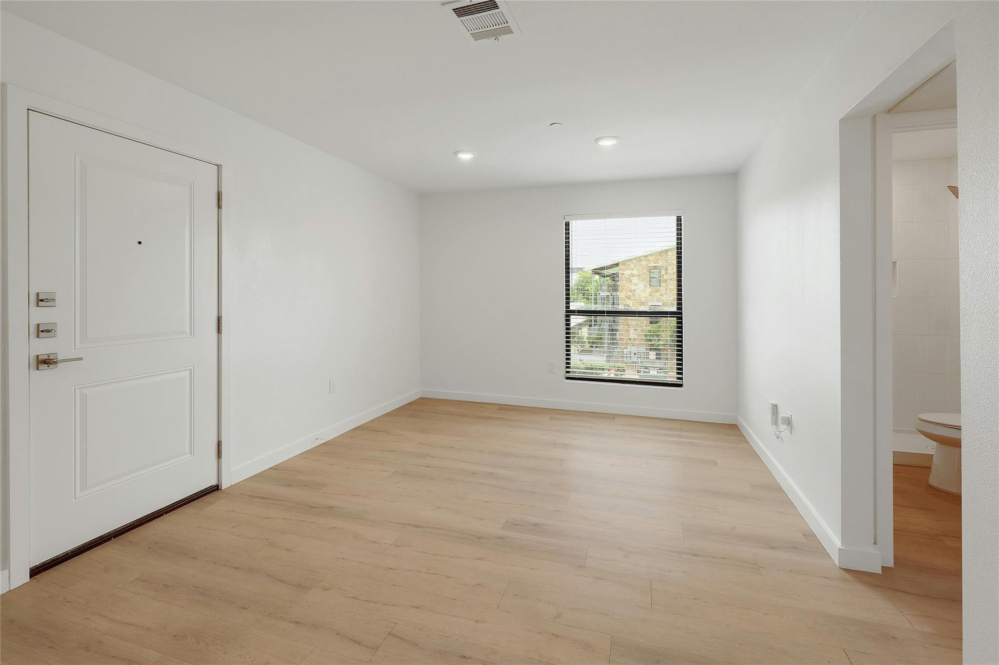 1915 E Martin Luther King Jr Blvd # 108, Austin, TX 78702