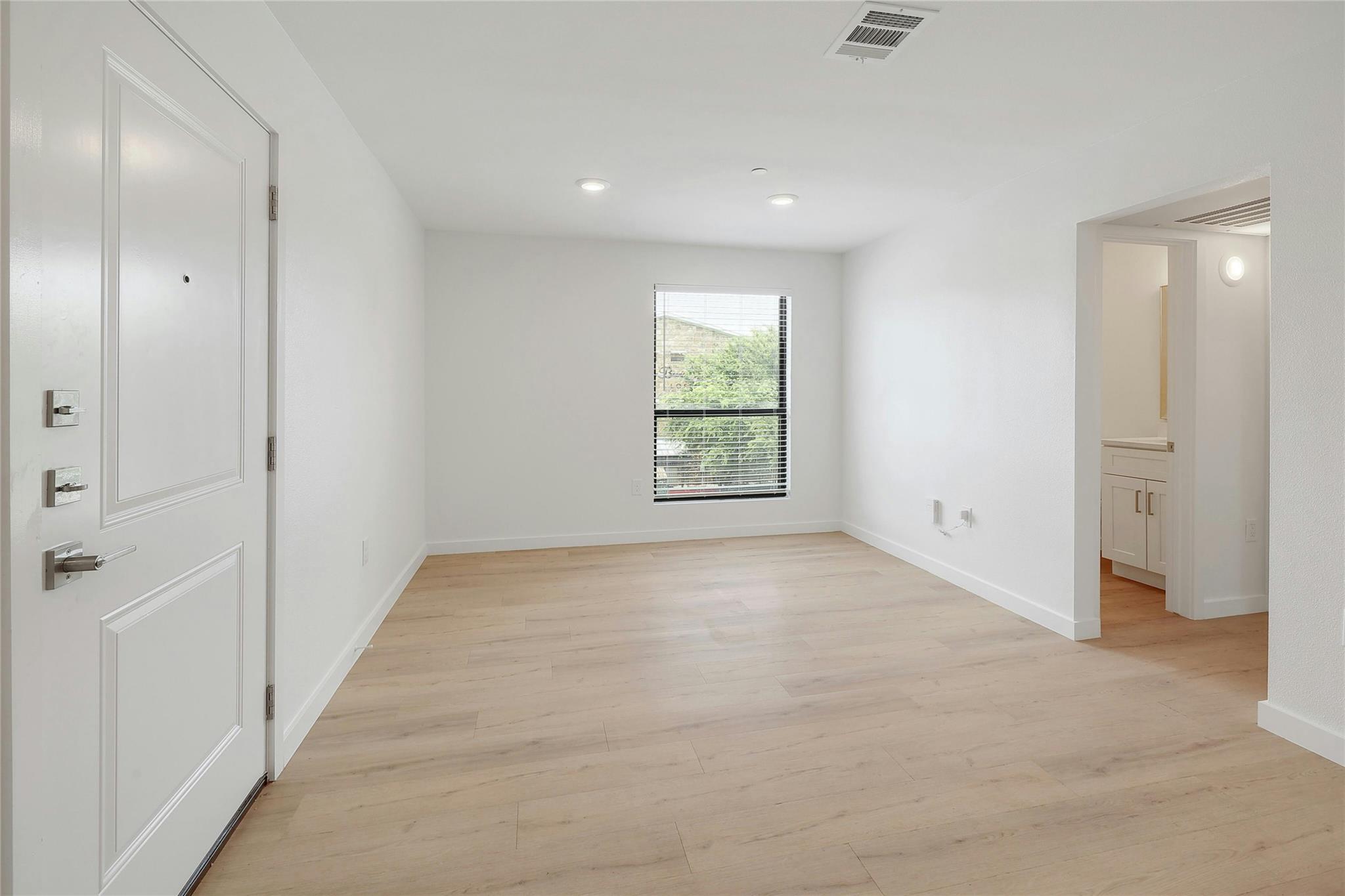 1915 E Martin Luther King Jr Blvd # 108, Austin, TX 78702