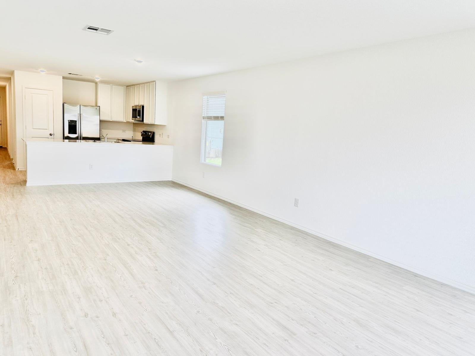 100 Louisa Ln, Jarrell, TX 76537