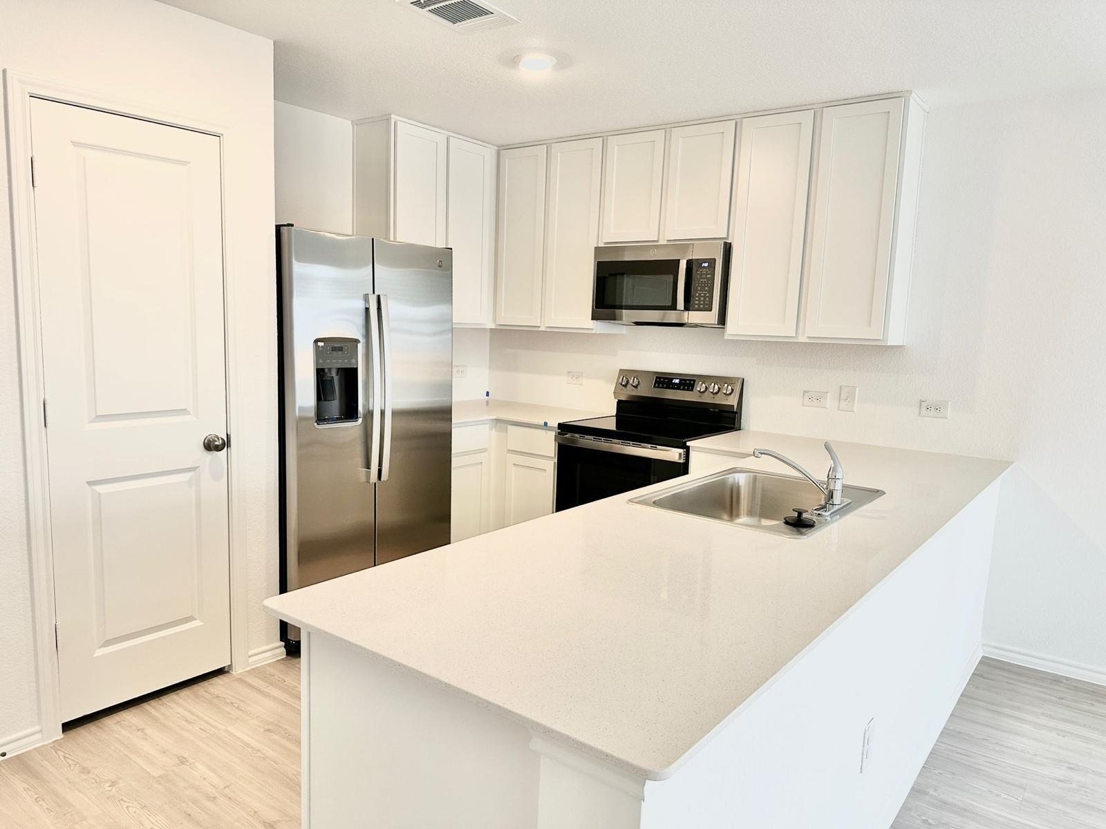 100 Louisa Ln, Jarrell, TX 76537