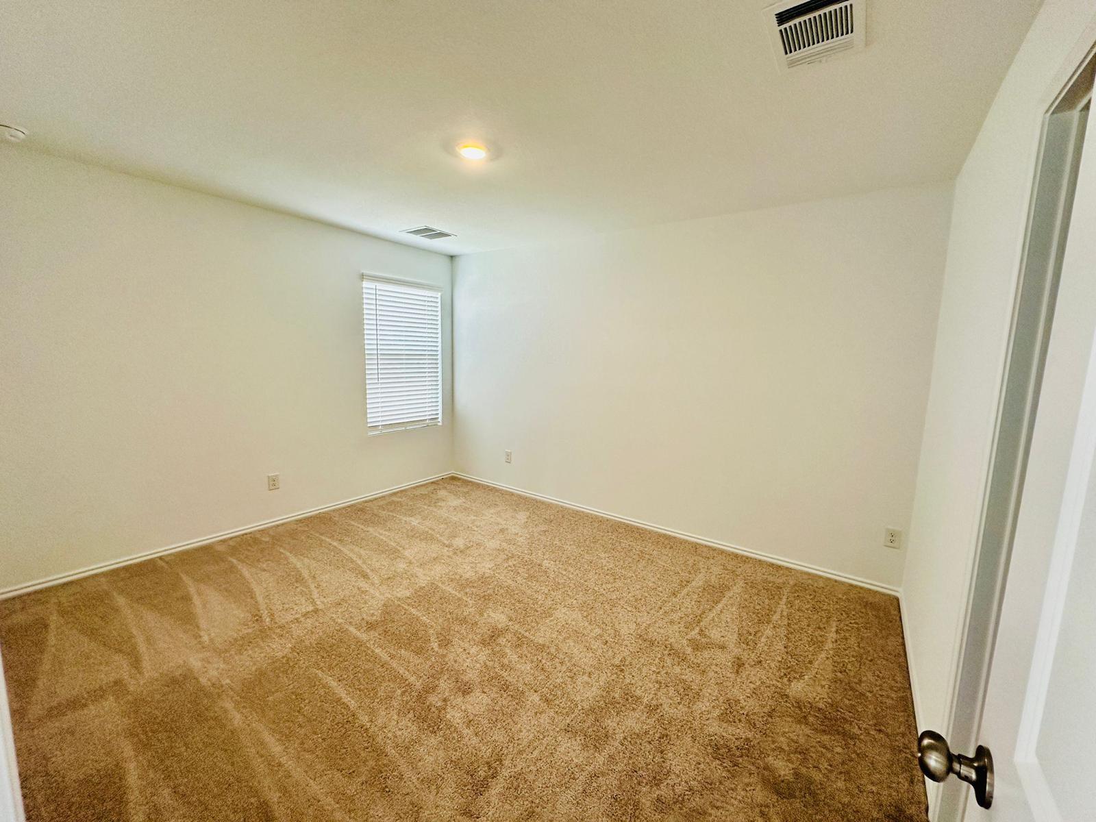 100 Louisa Ln, Jarrell, TX 76537