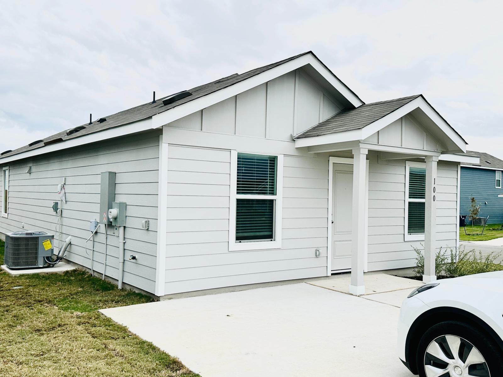 100 Louisa Ln, Jarrell, TX 76537