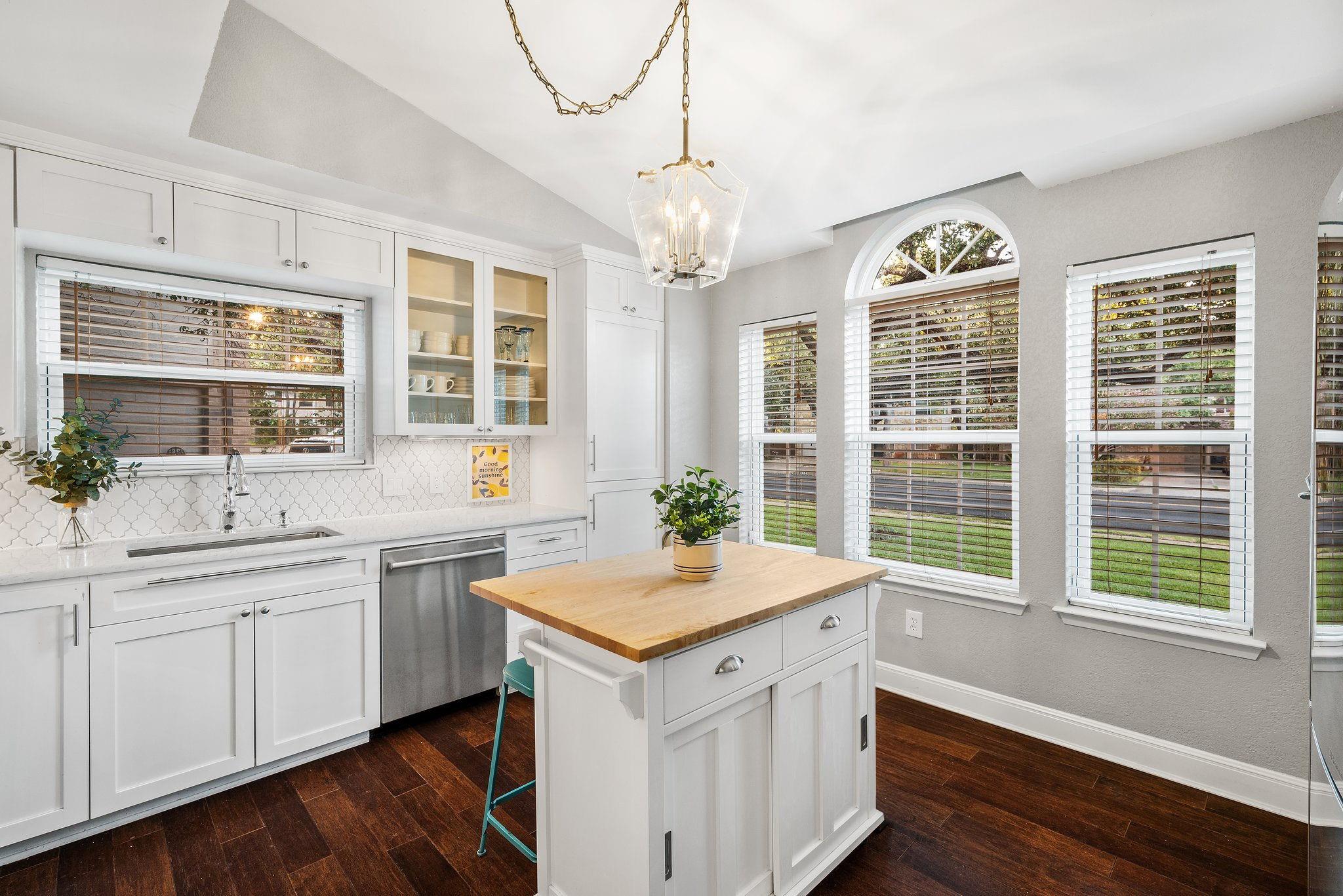 7601 Dallas Dr, Austin, TX 78729