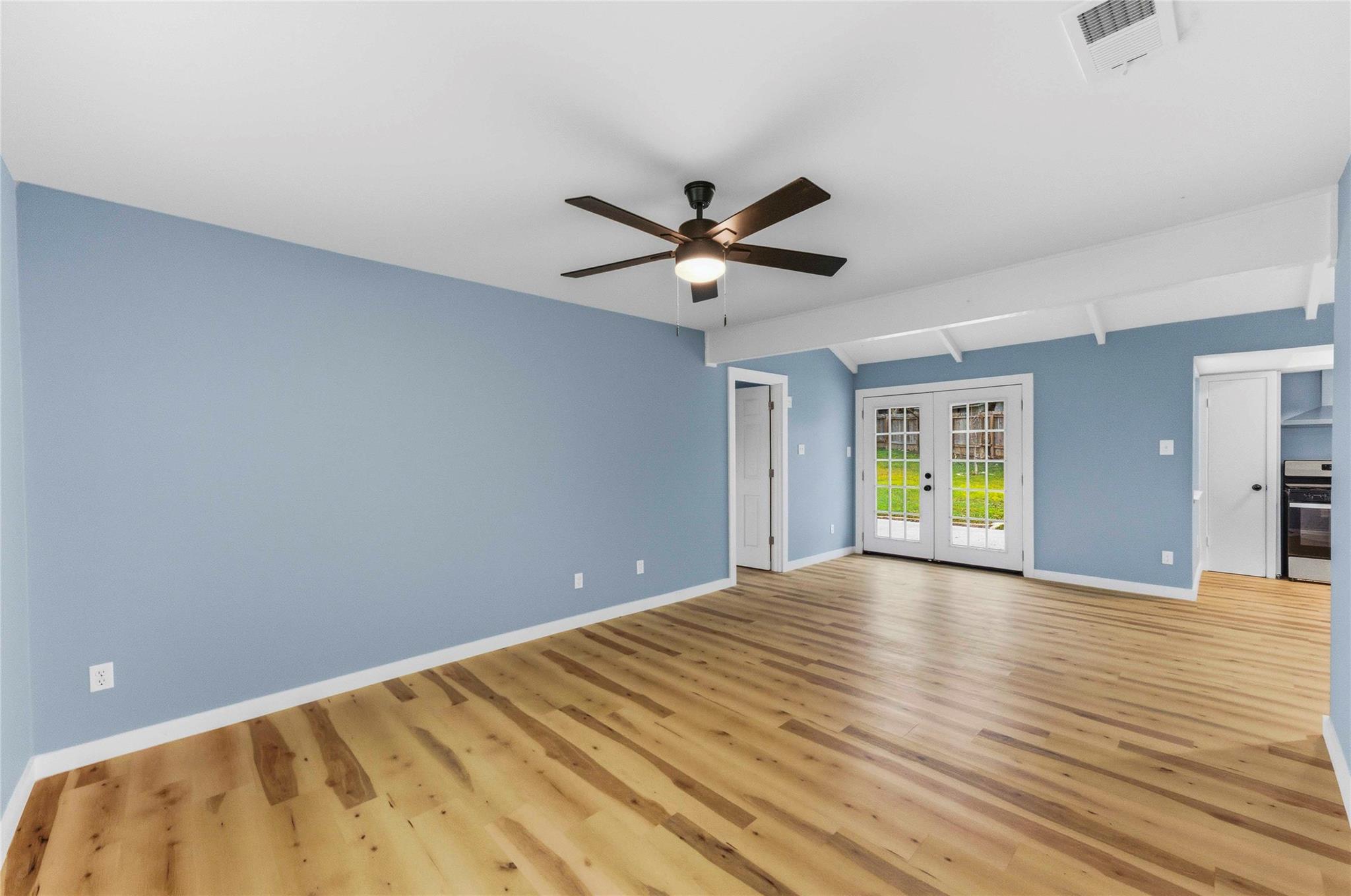 1112 Village Green Dr, Austin, TX 78753