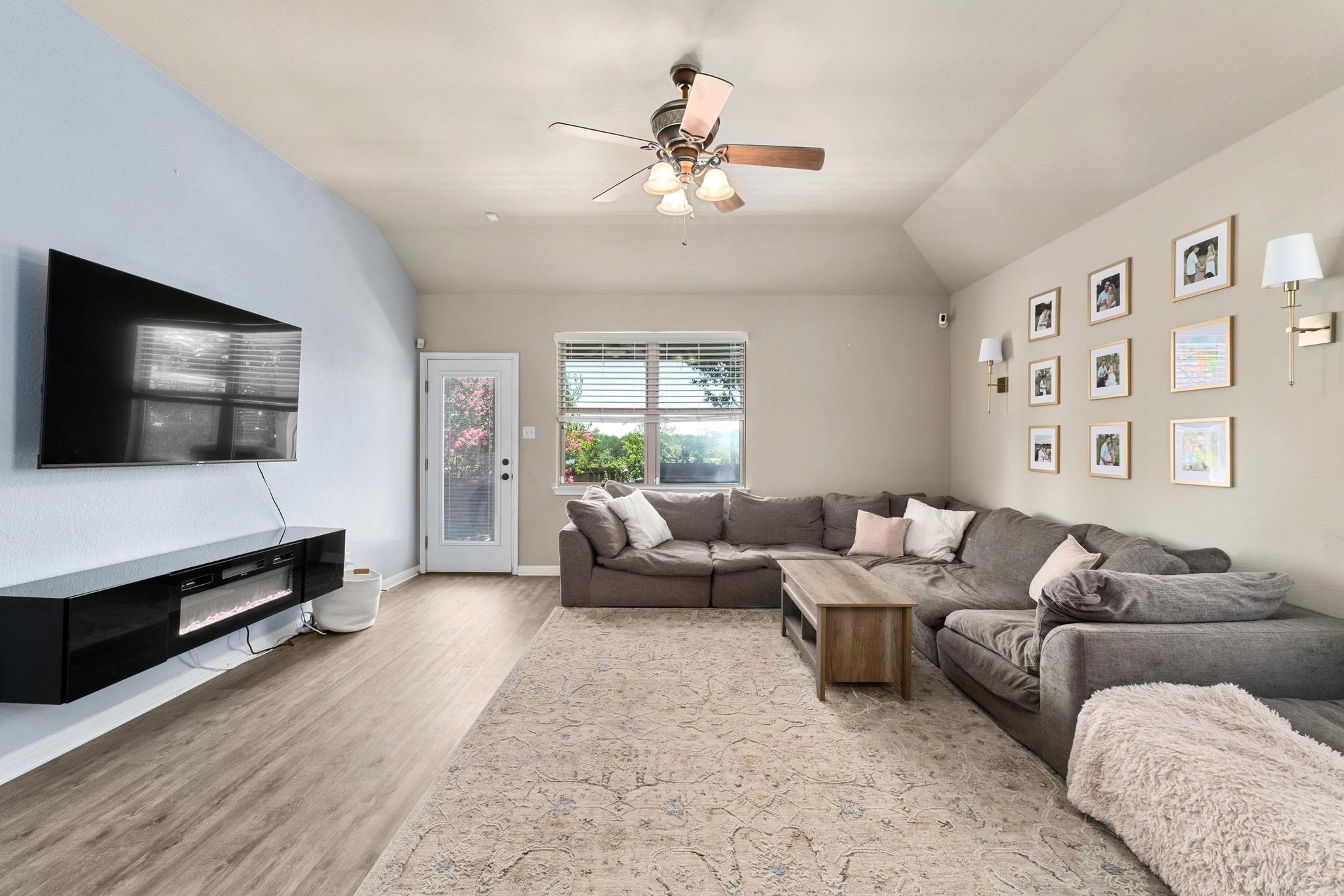 463 Tranquility Mtn, Buda, TX 78610