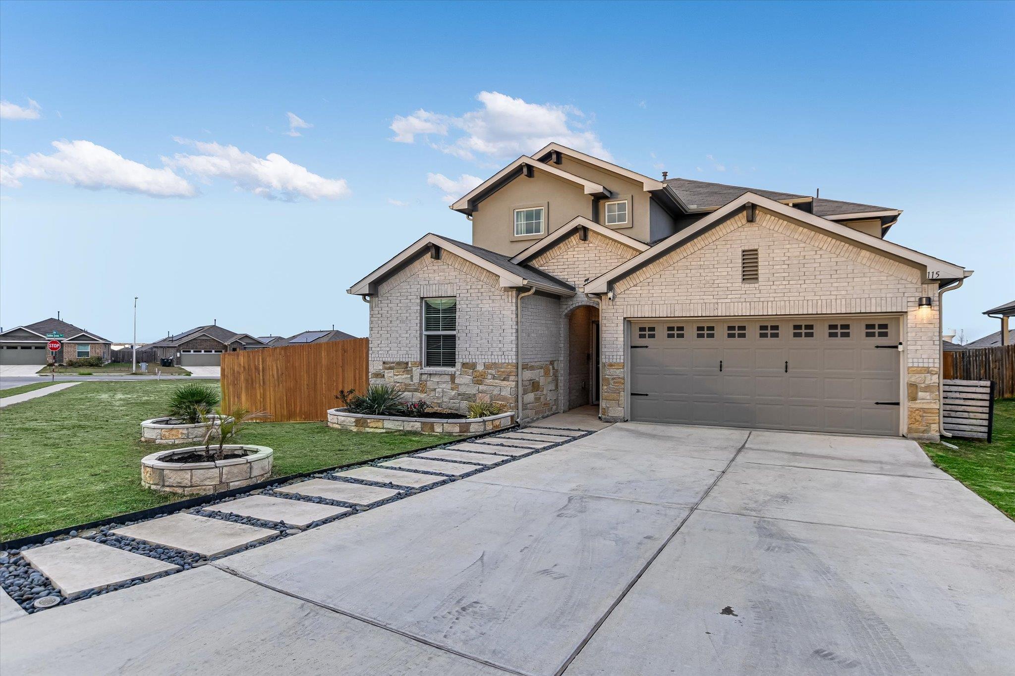 115 Callado Cir, San Marcos, TX 78666