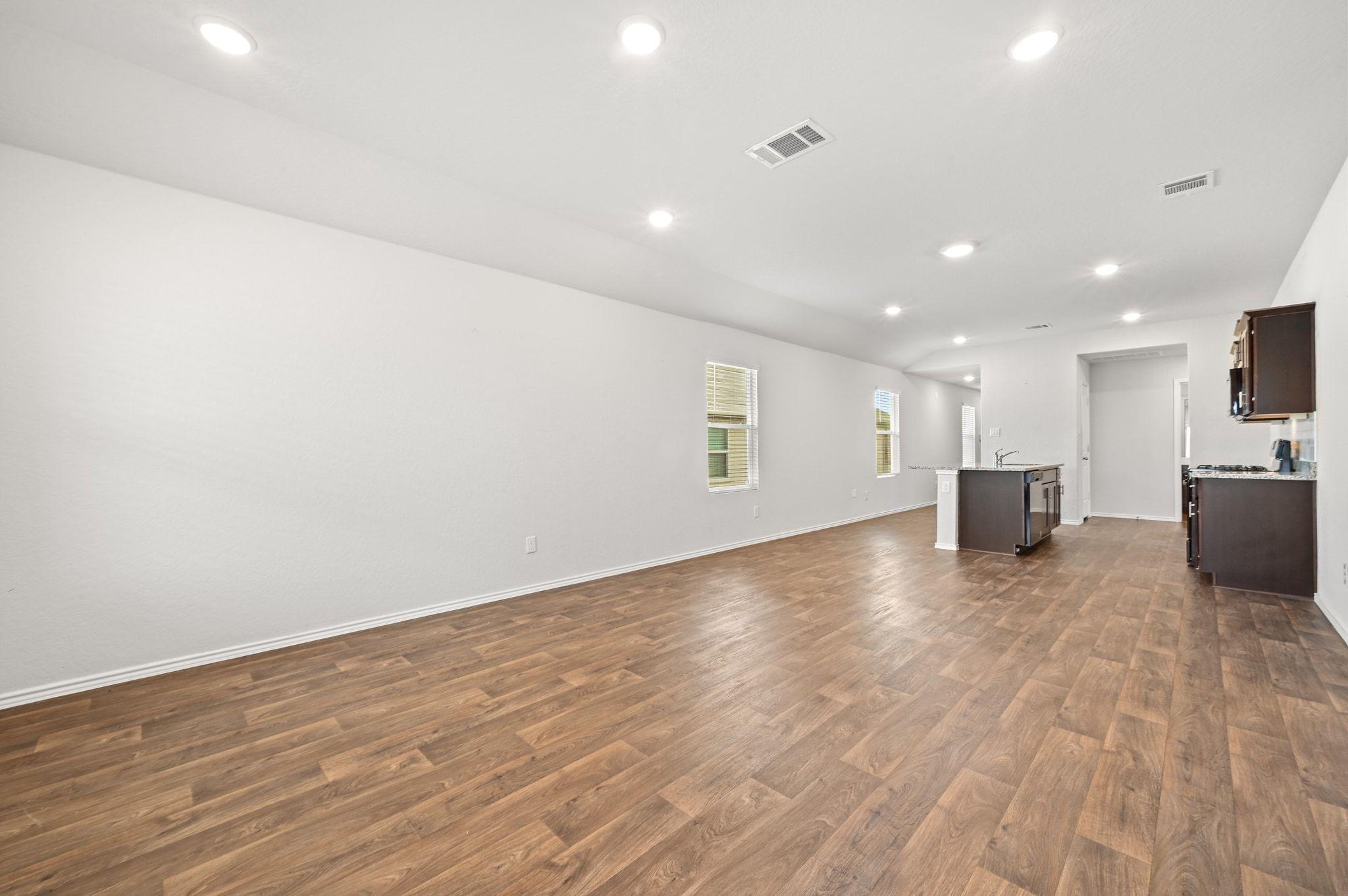 101 Calgary Ln, San Marcos, TX 78666