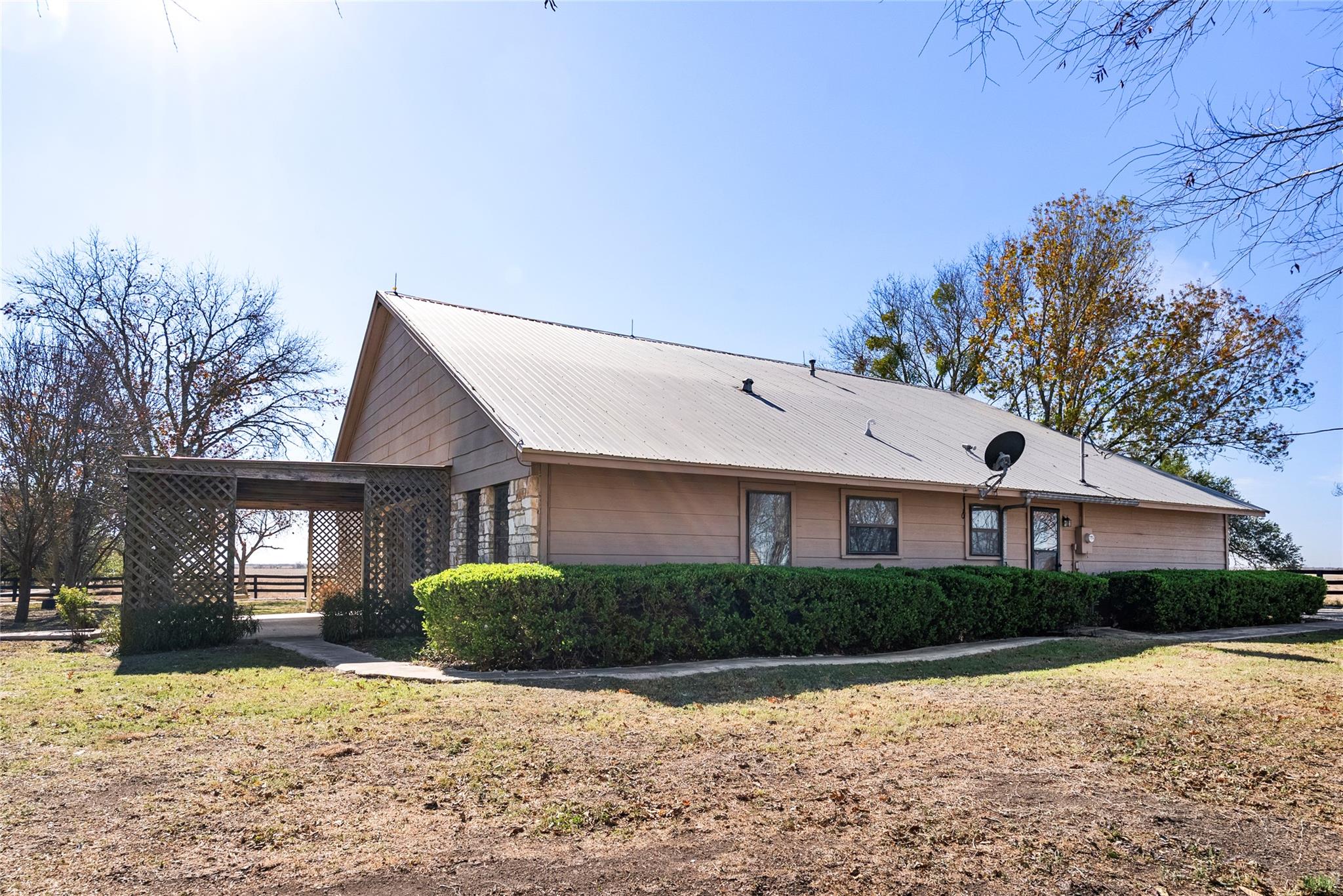 12914 Pfluger Berkman Rd, Coupland, TX 78615