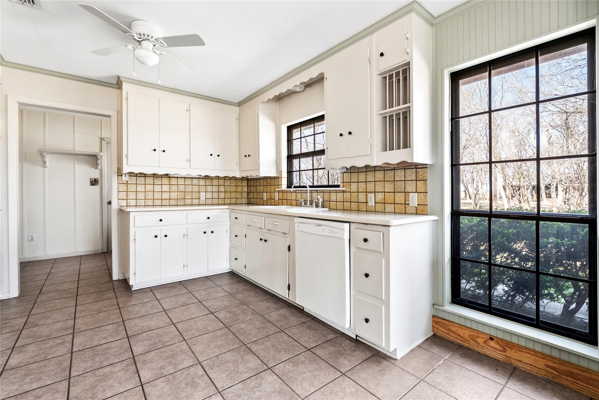 12914 Pfluger Berkman Rd, Coupland, TX 78615