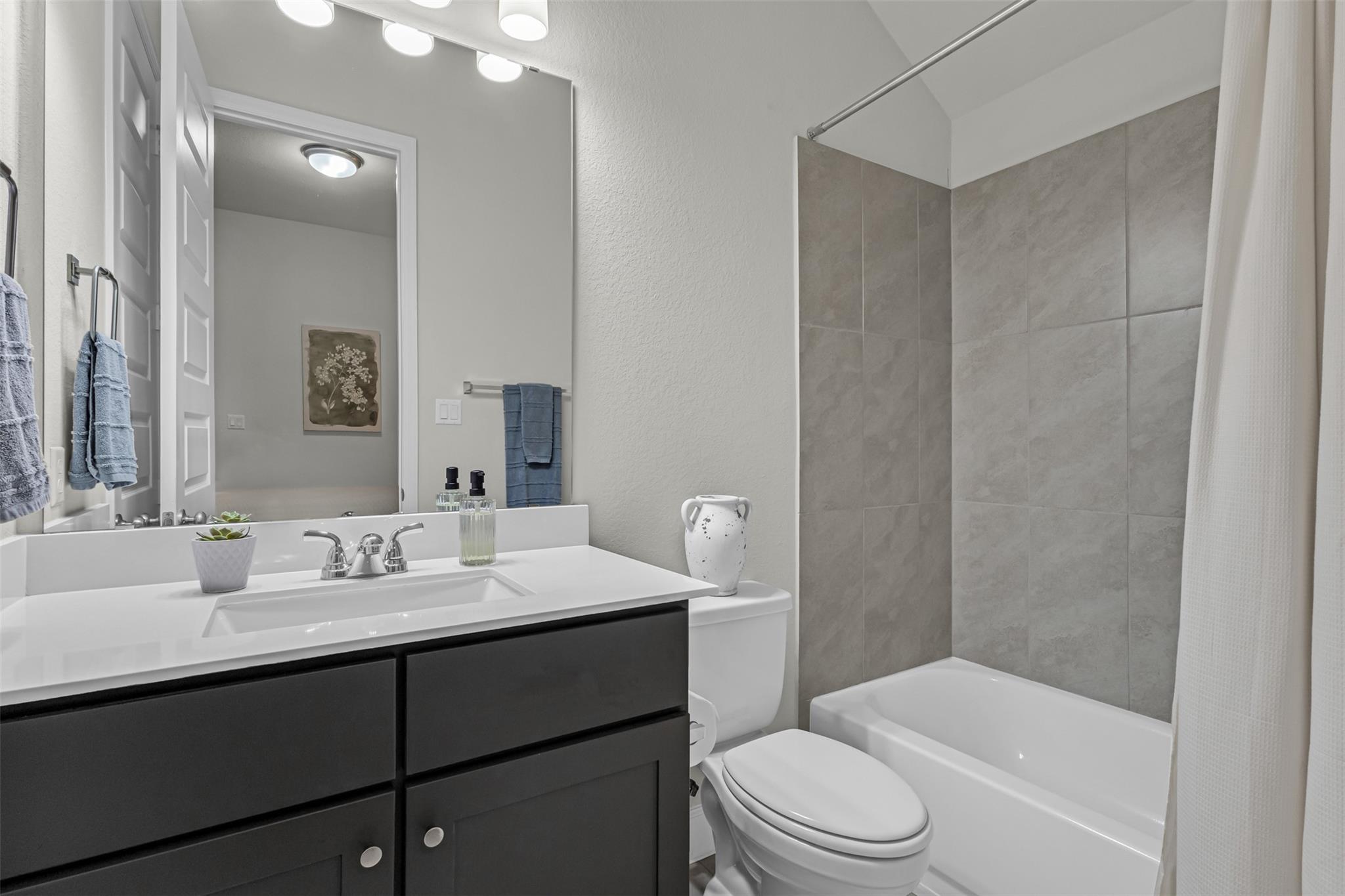 136 Lenera Dr, Liberty Hill, TX 78642