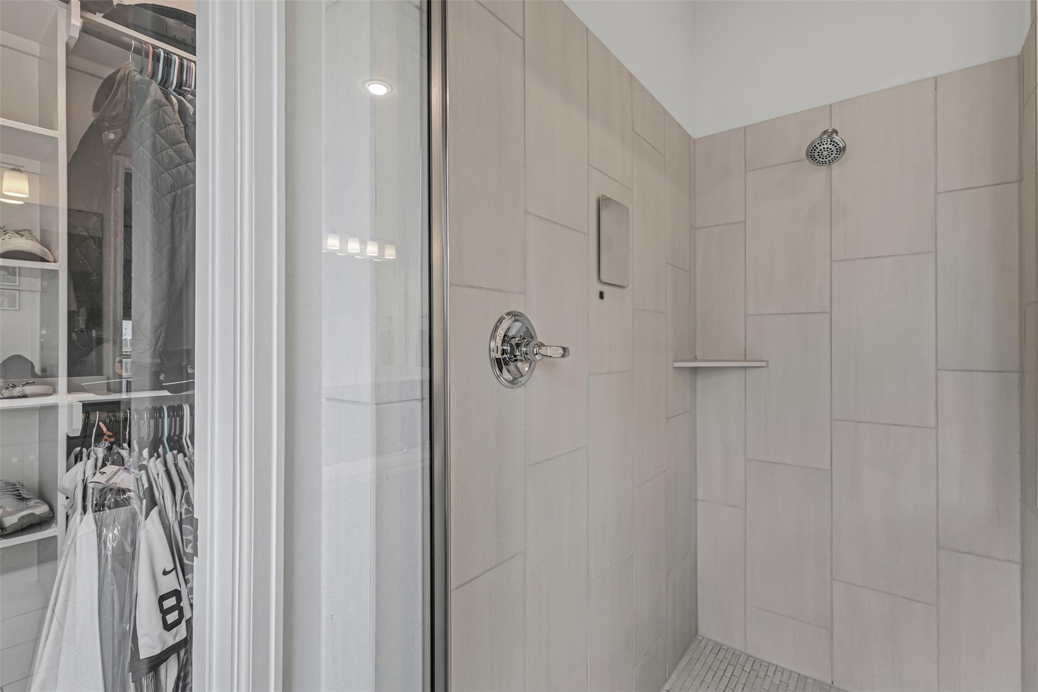 136 Lenera Dr, Liberty Hill, TX 78642