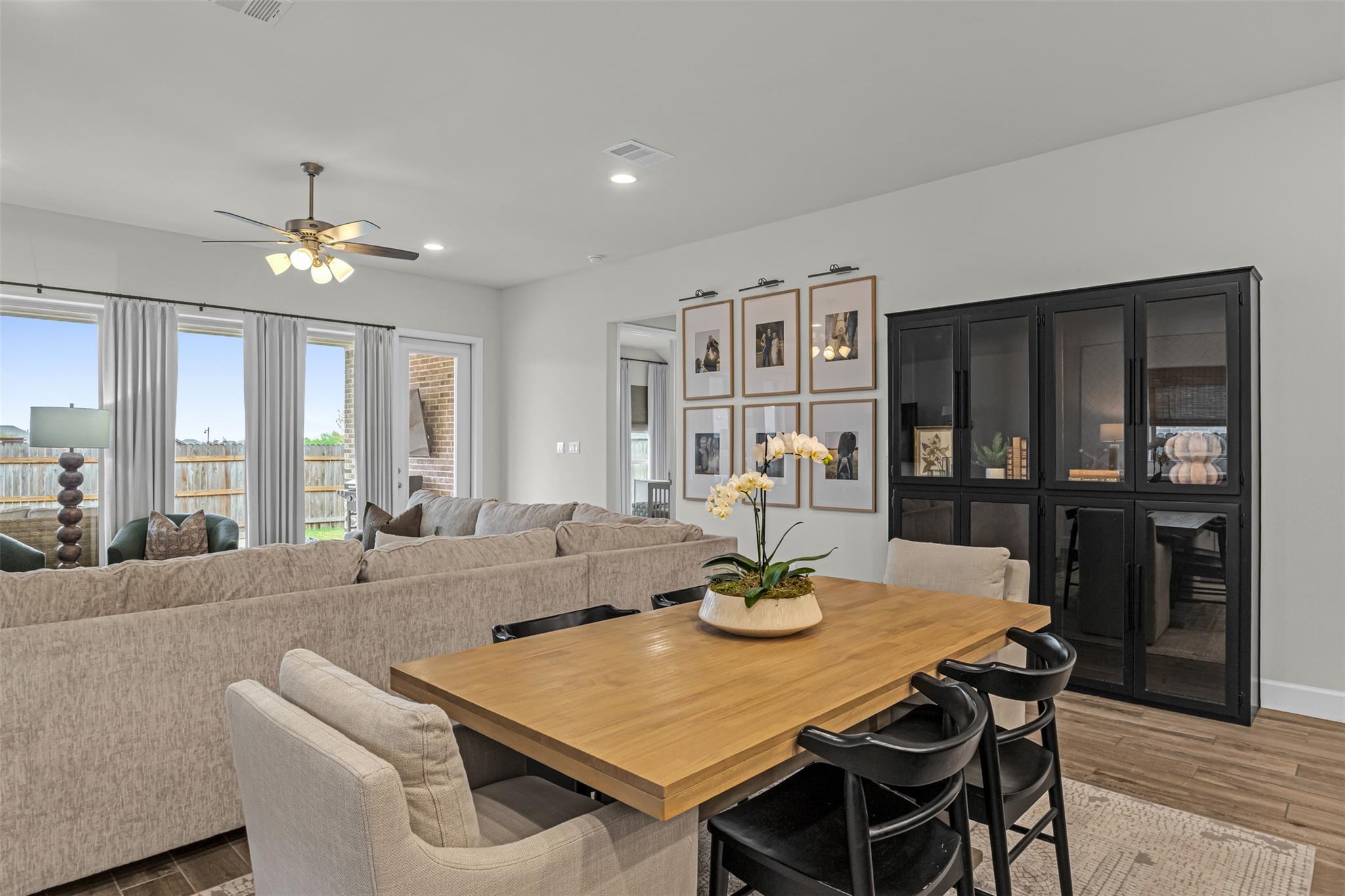 136 Lenera Dr, Liberty Hill, TX 78642