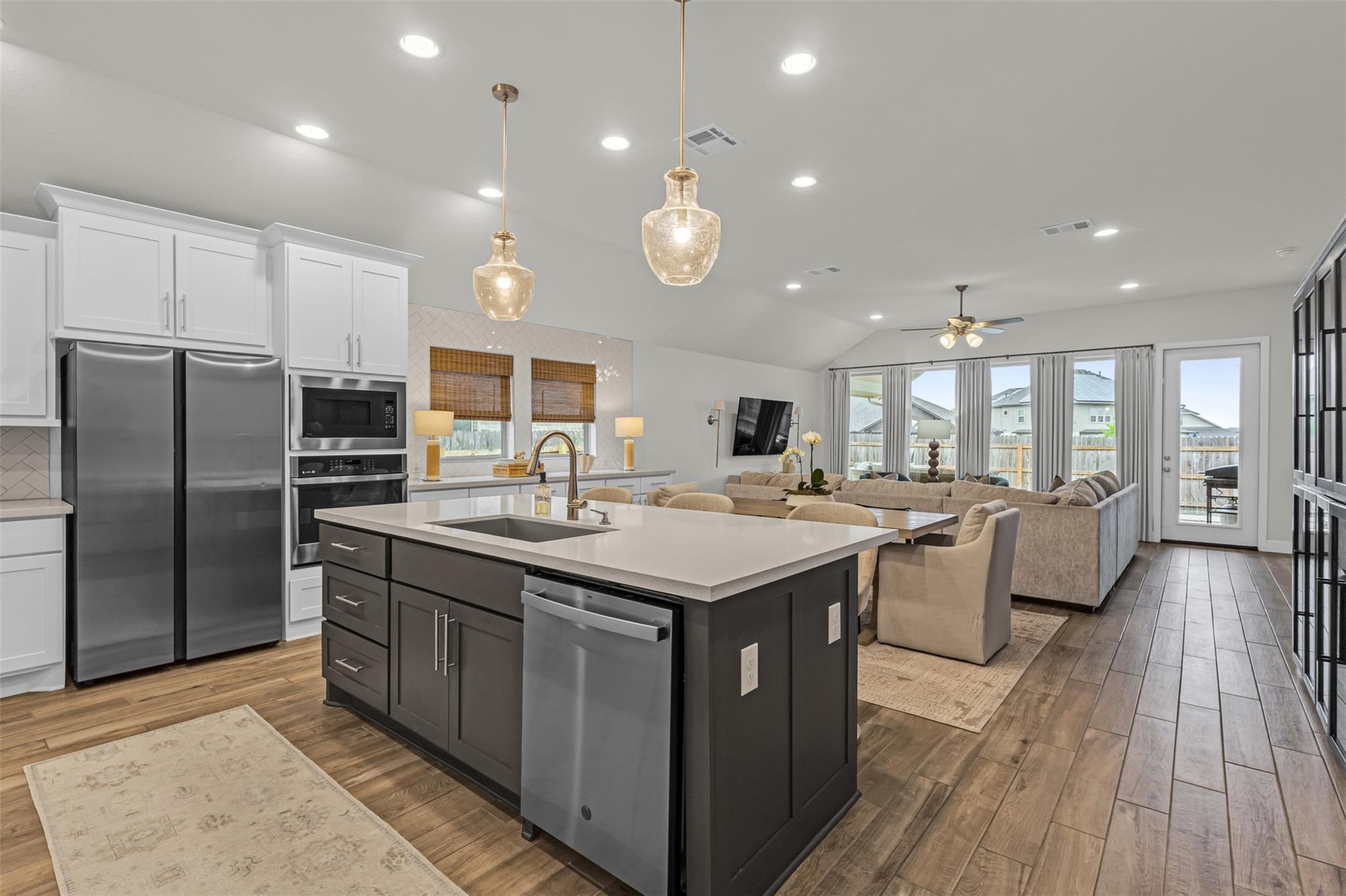 136 Lenera Dr, Liberty Hill, TX 78642